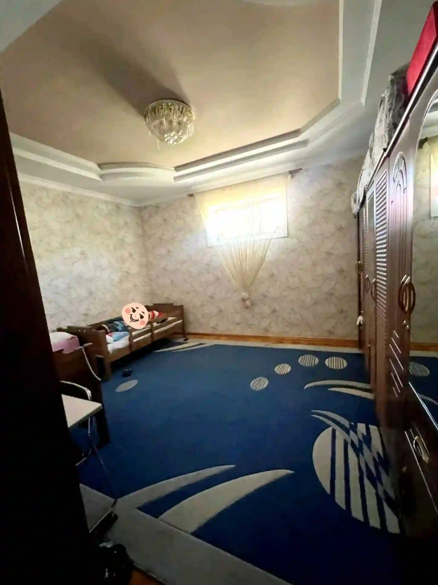 3 этажный, 8-комн. дом, 9242 м², 5 соток, Сино