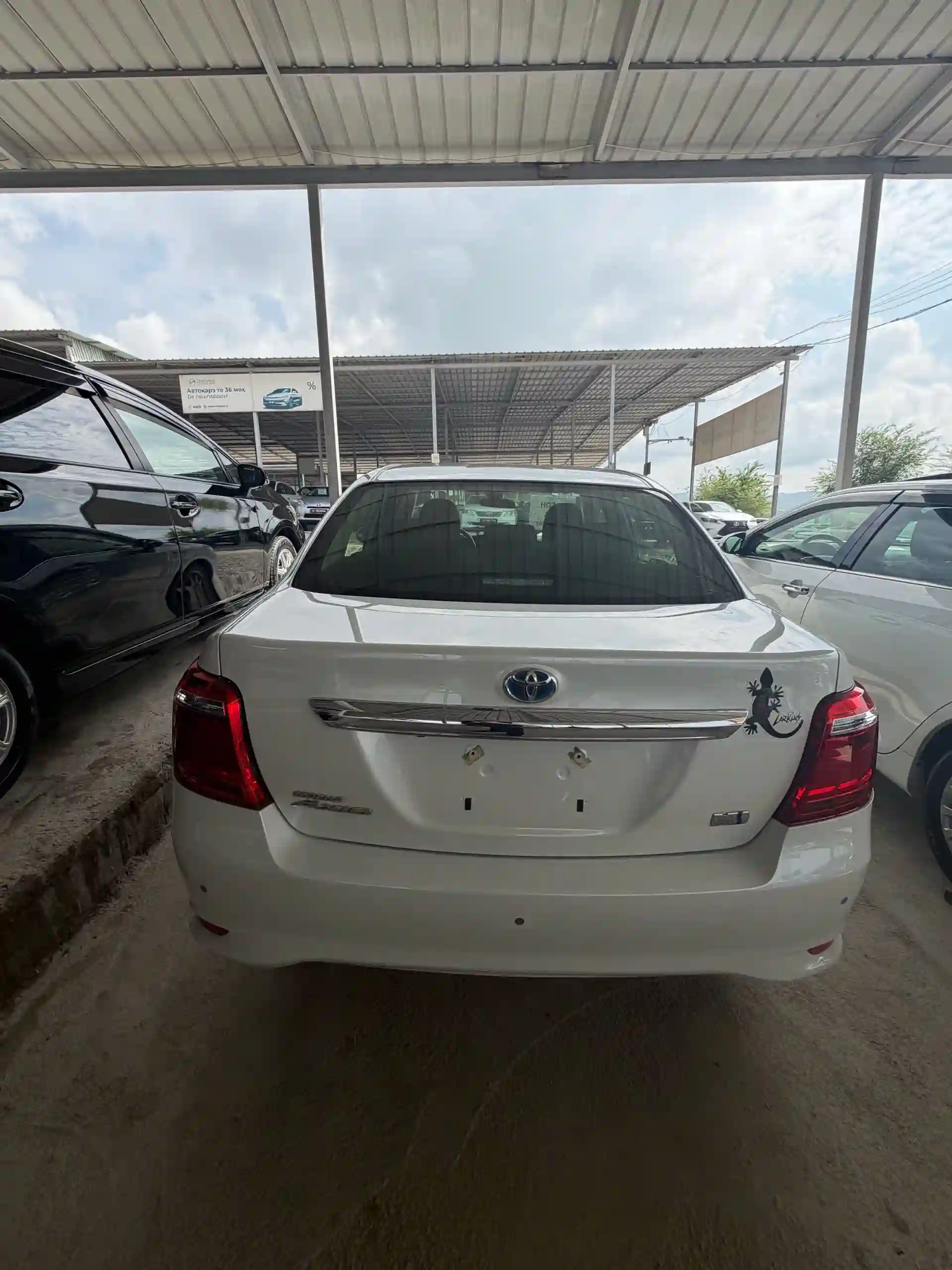 Toyota Axio 2015