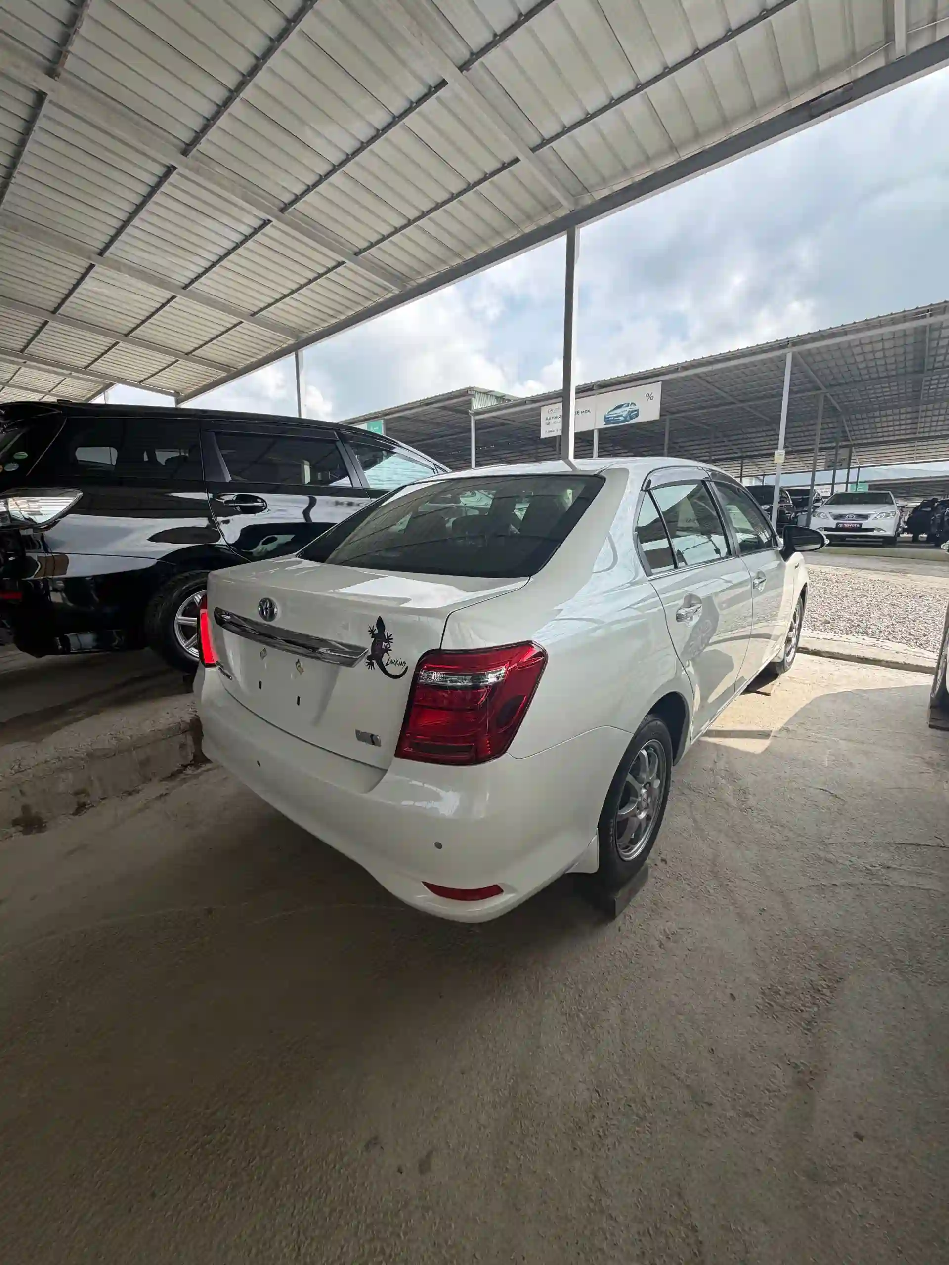 Toyota Axio 2015
