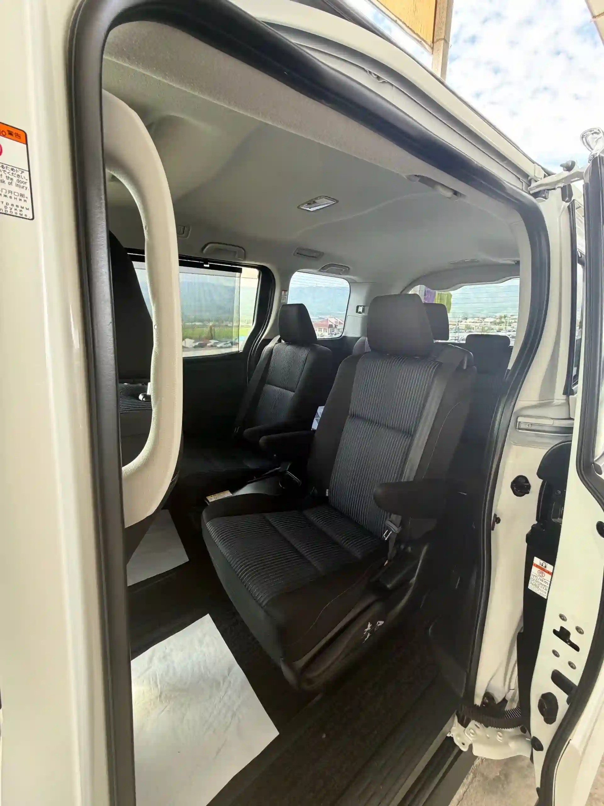 Toyota Voxy 2014 — миниатюра 4