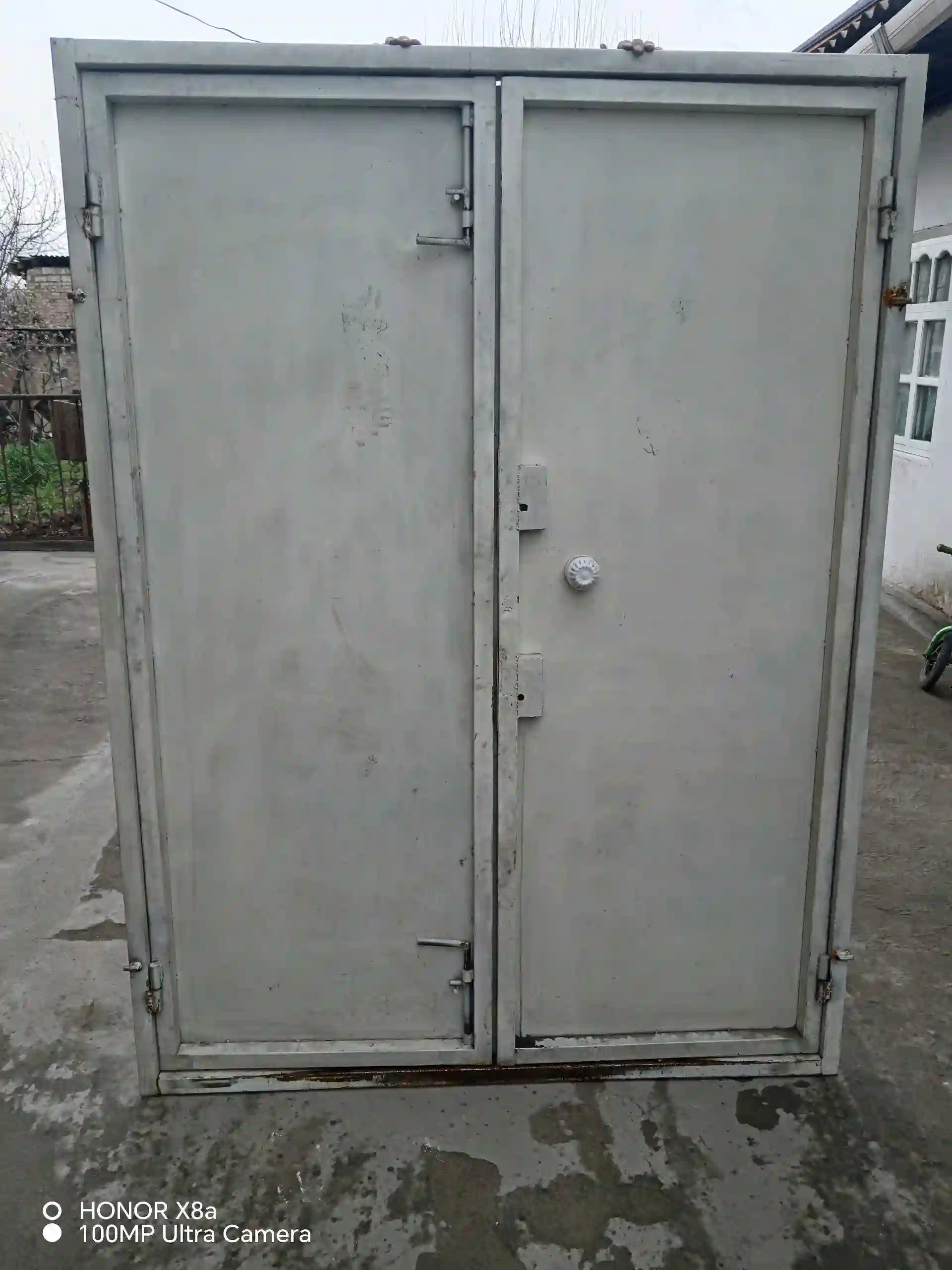 двери железной...Дари охании дутабака.