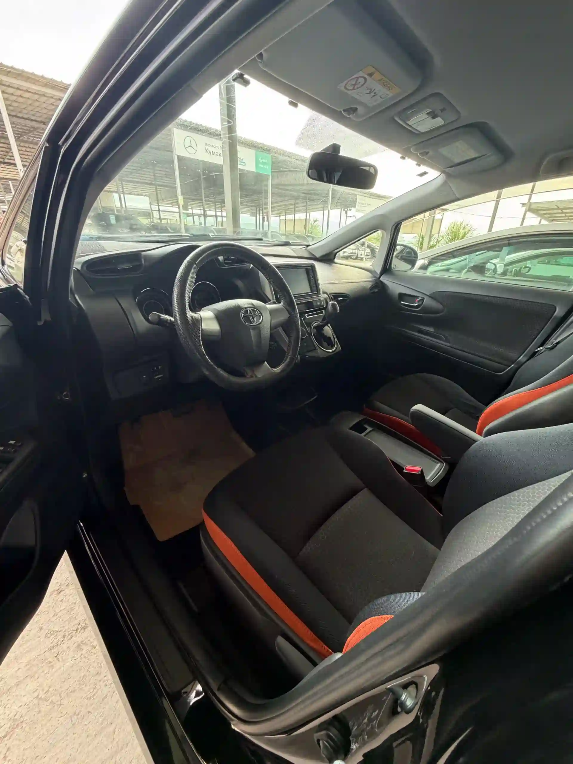 Toyota Vitz 2016