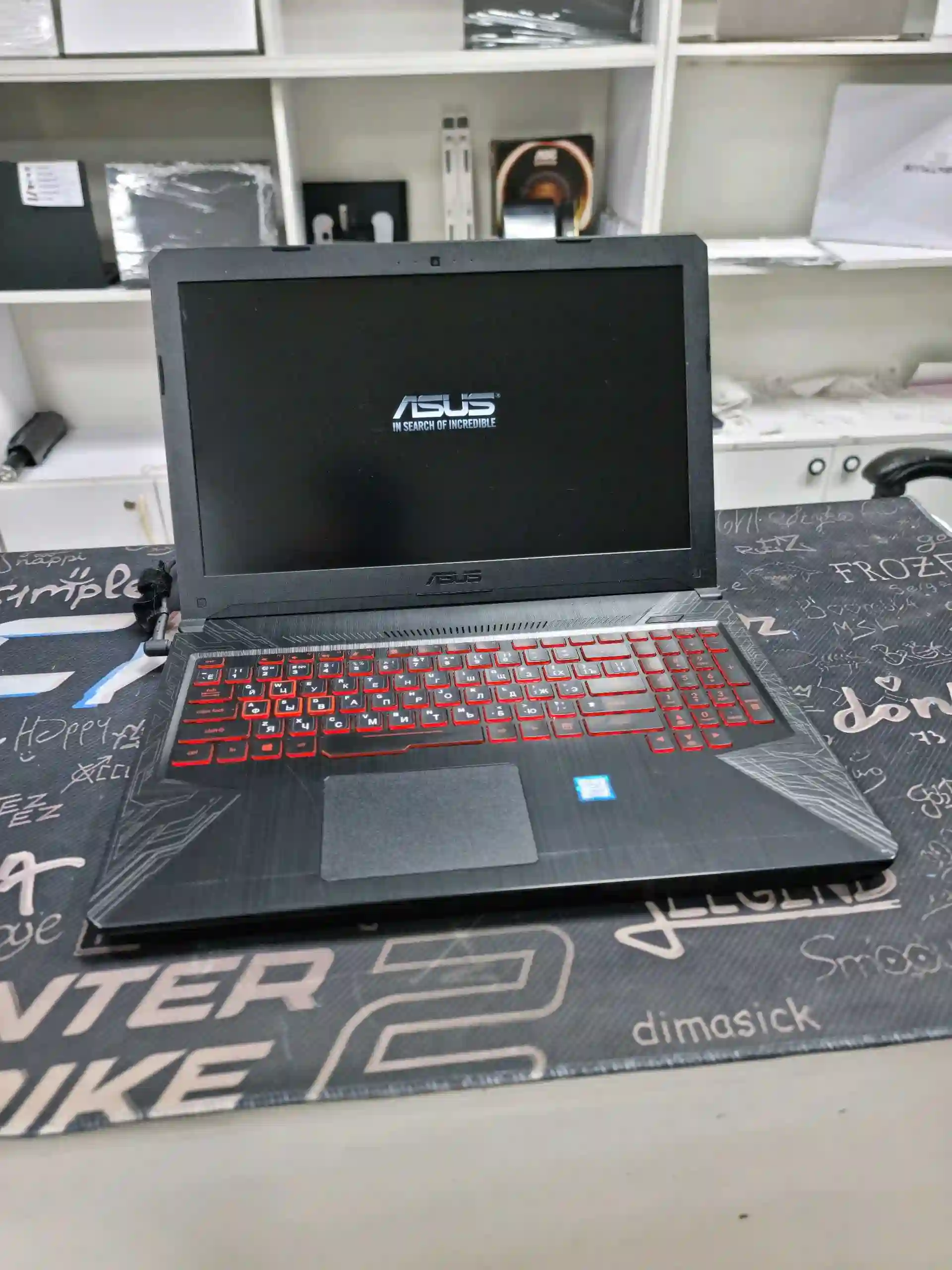  игравой ноутбук asus Core i7 8th ram 16gb ssd 256