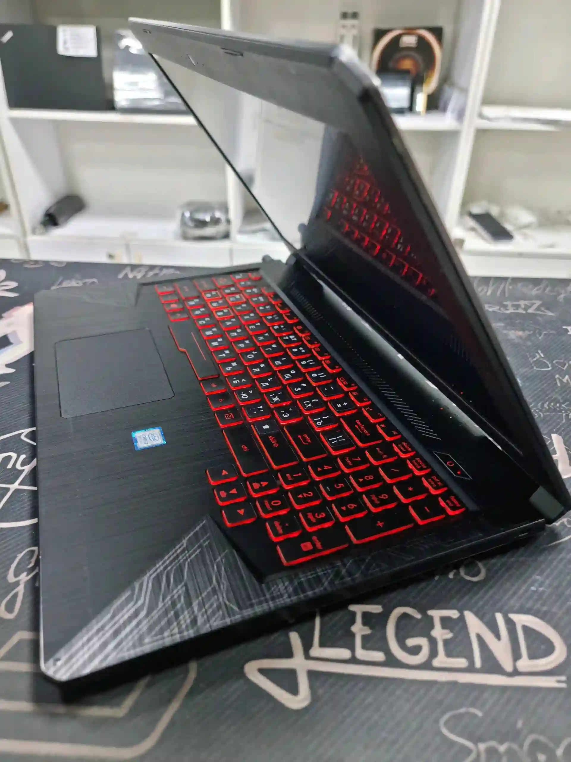  игравой ноутбук asus Core i7 8th ram 16gb ssd 256
