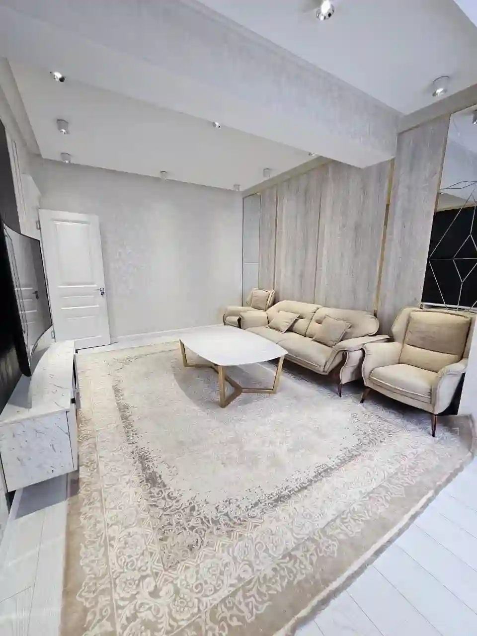 2-к квартира, 12 этаж, 61 м², Шохмансур