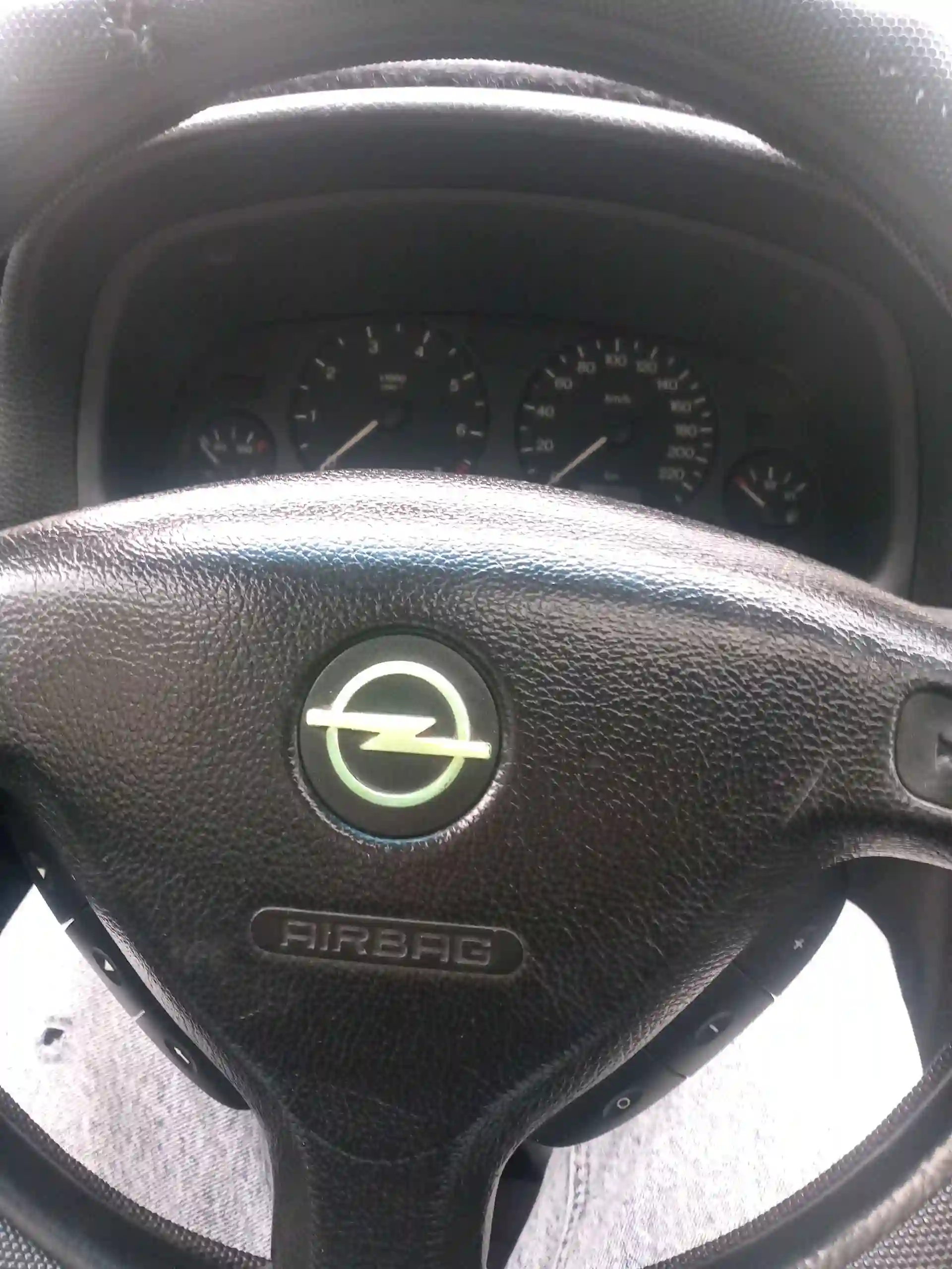 Opel Astra j 1999