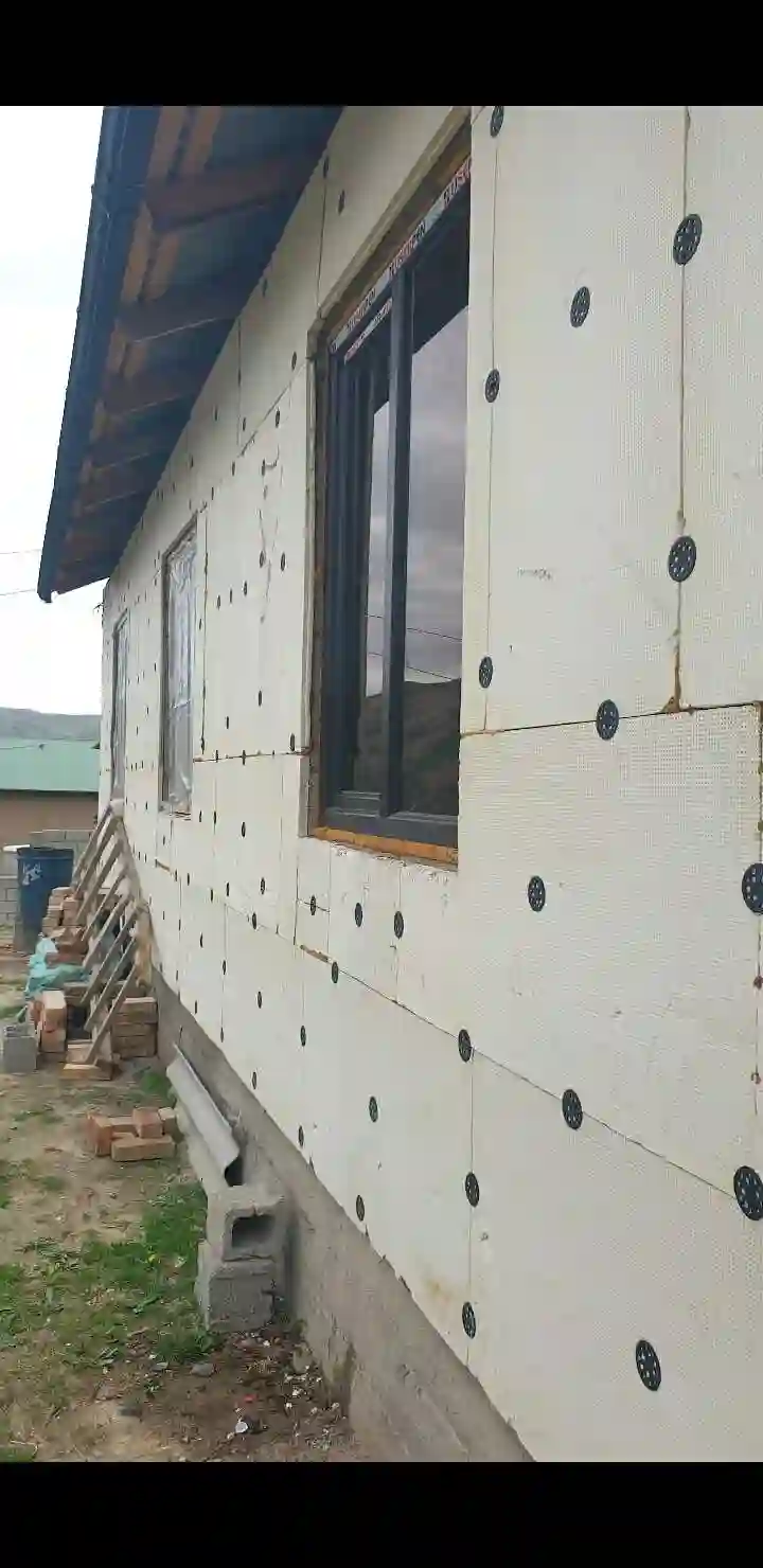 Постройка с земельным учвстком