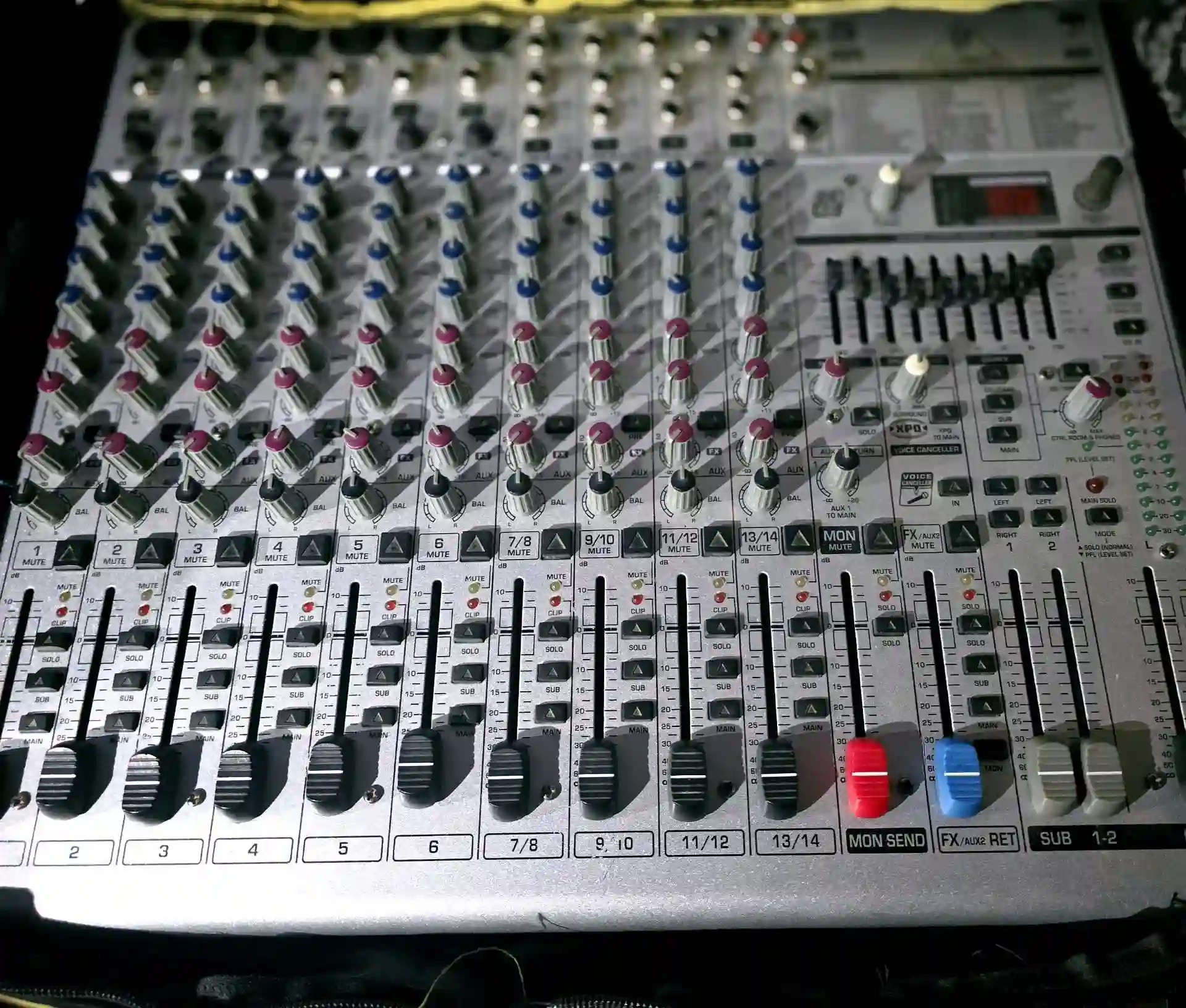 бережёт 18 32