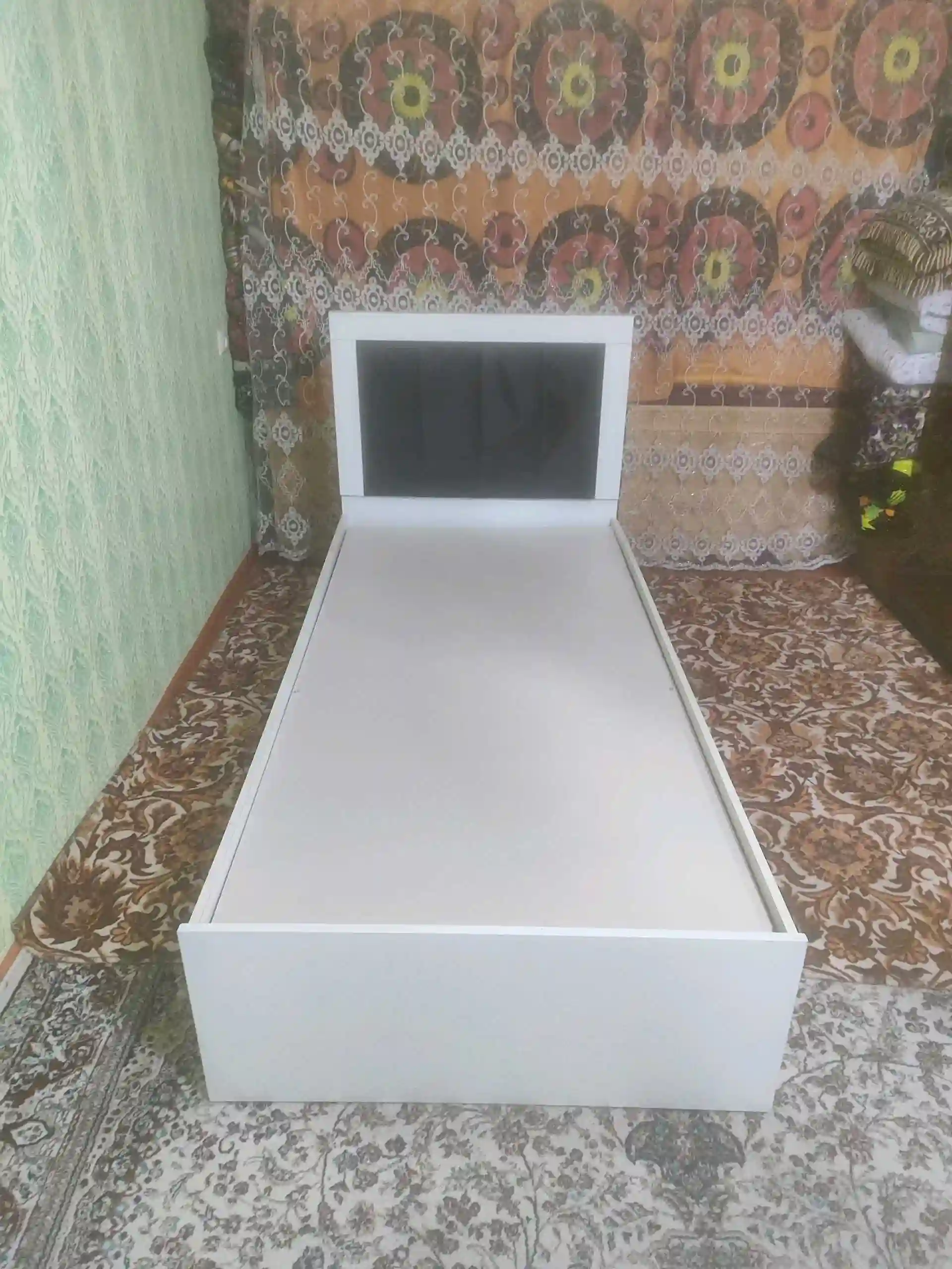 Диван