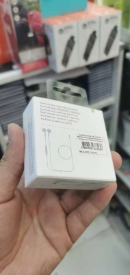 Наушники Apple EarPods Lightning
