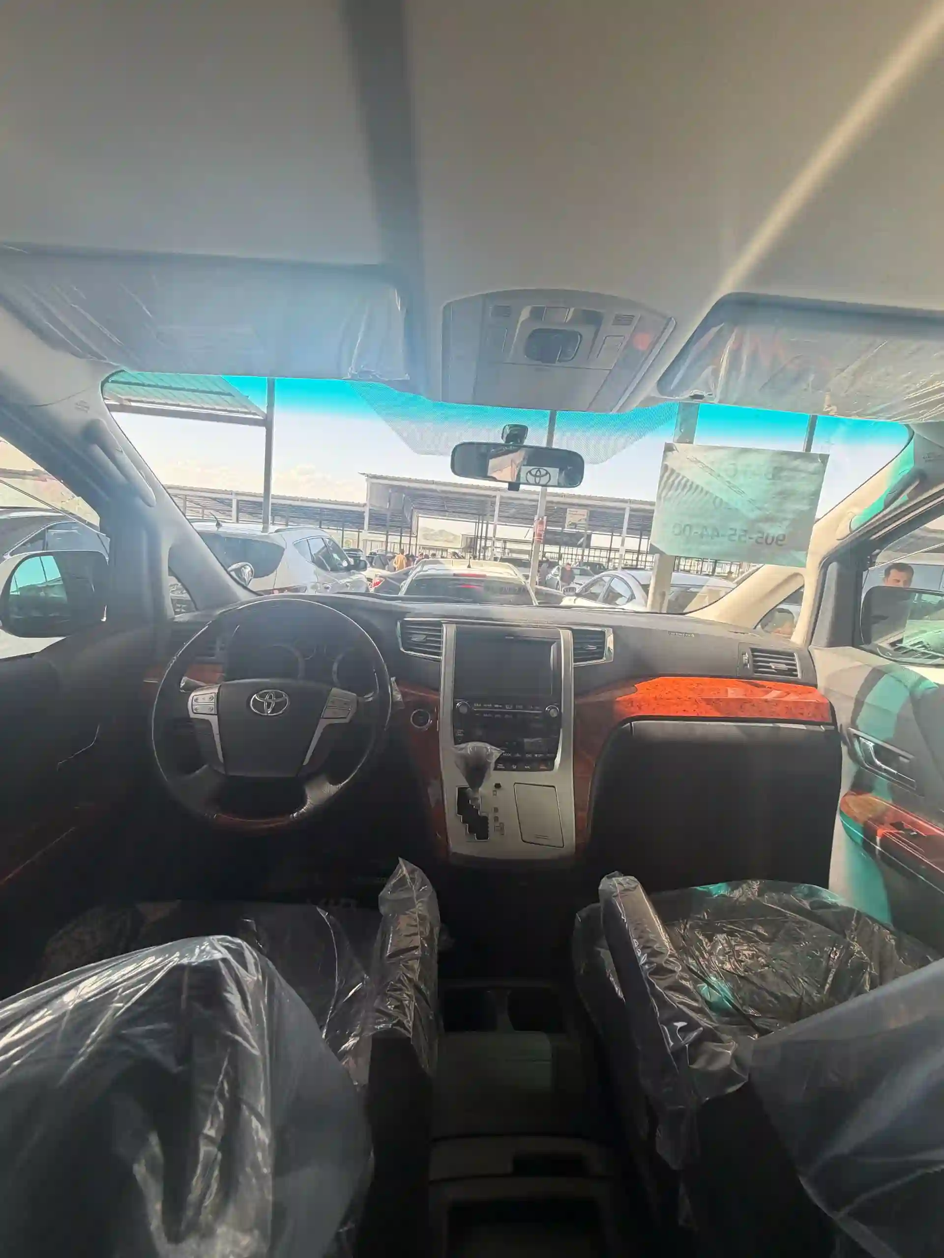 Toyota Vellfire 2010