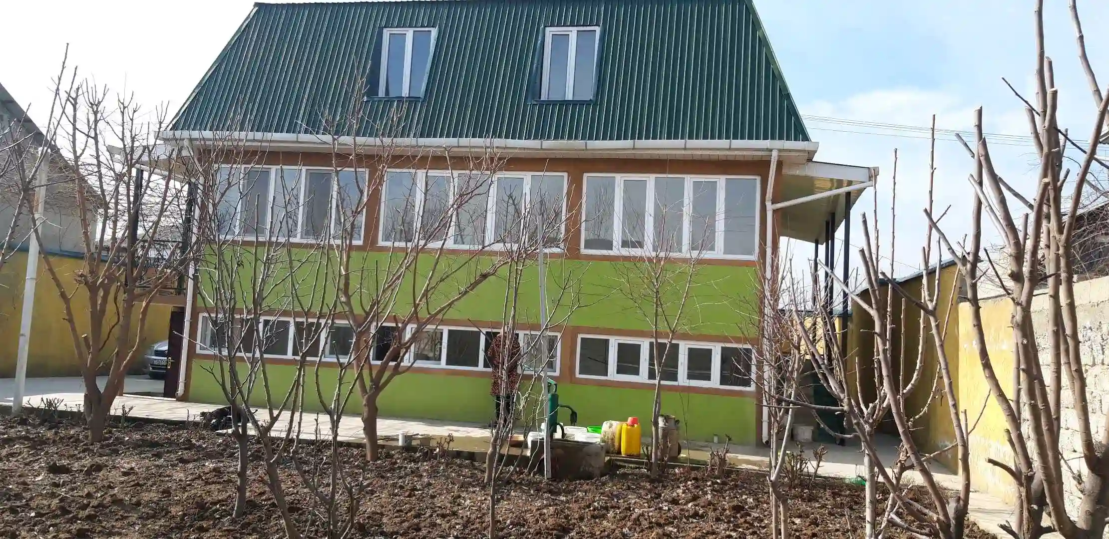 3 этажный, 5-комн. дом, 340 м², 6 соток, Шоҳмансур
