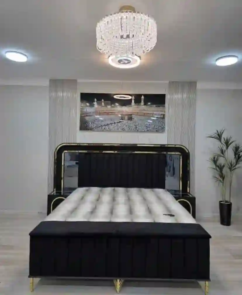 Глянцевый спальный гарнитур