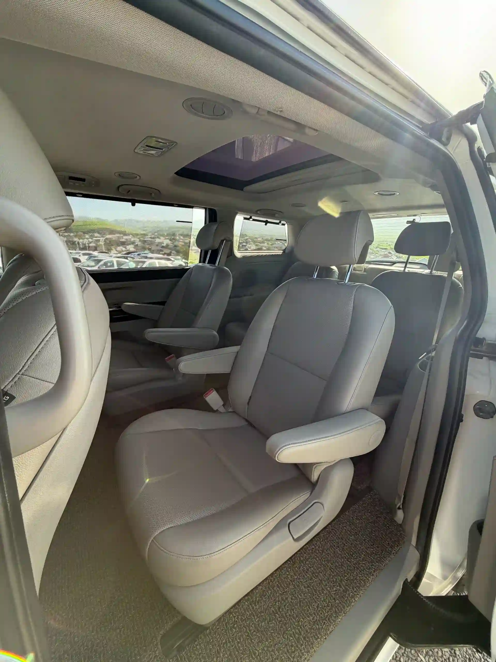 Kia Carnival 2015 — миниатюра 4