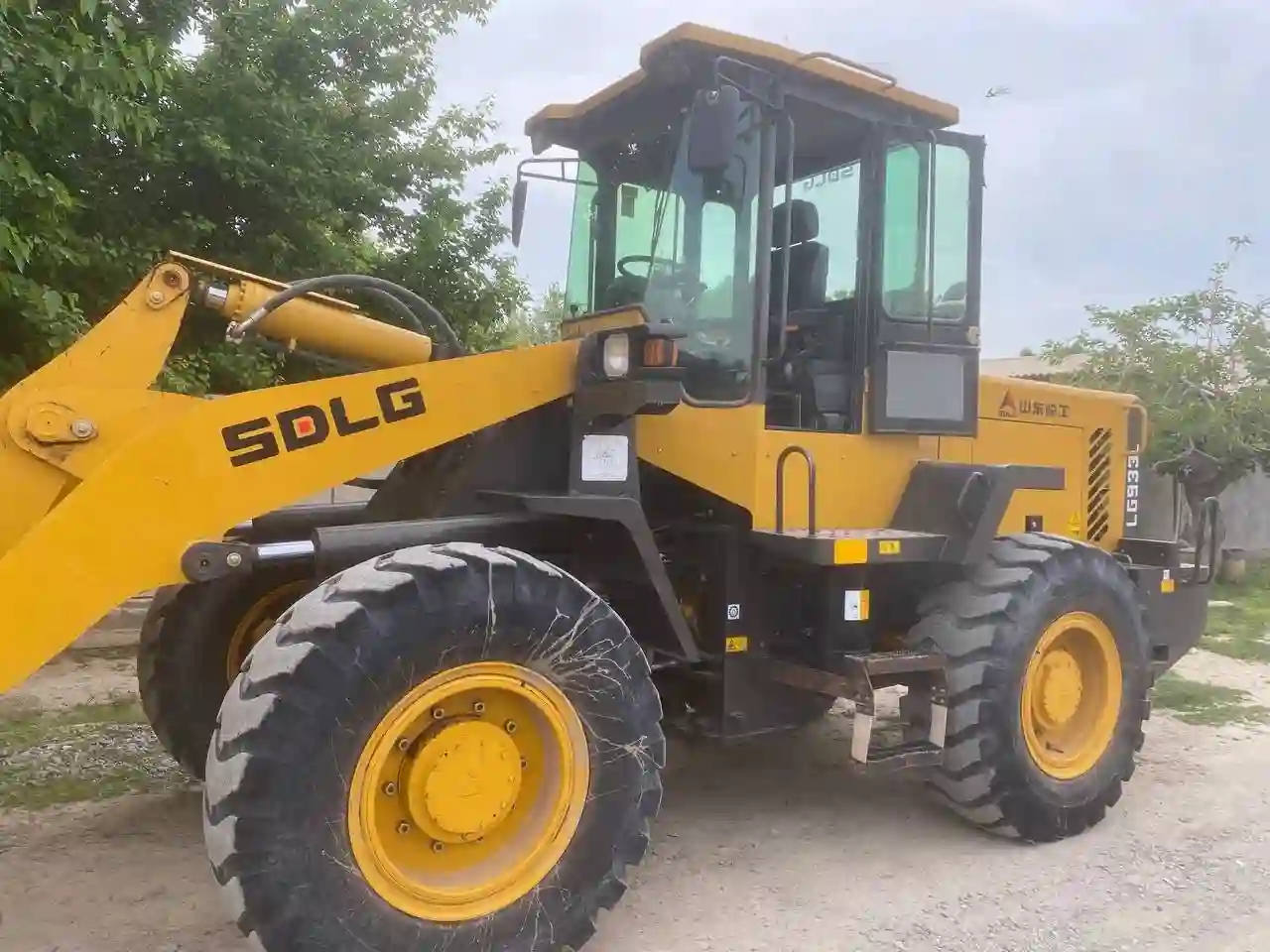 SDLG 933L