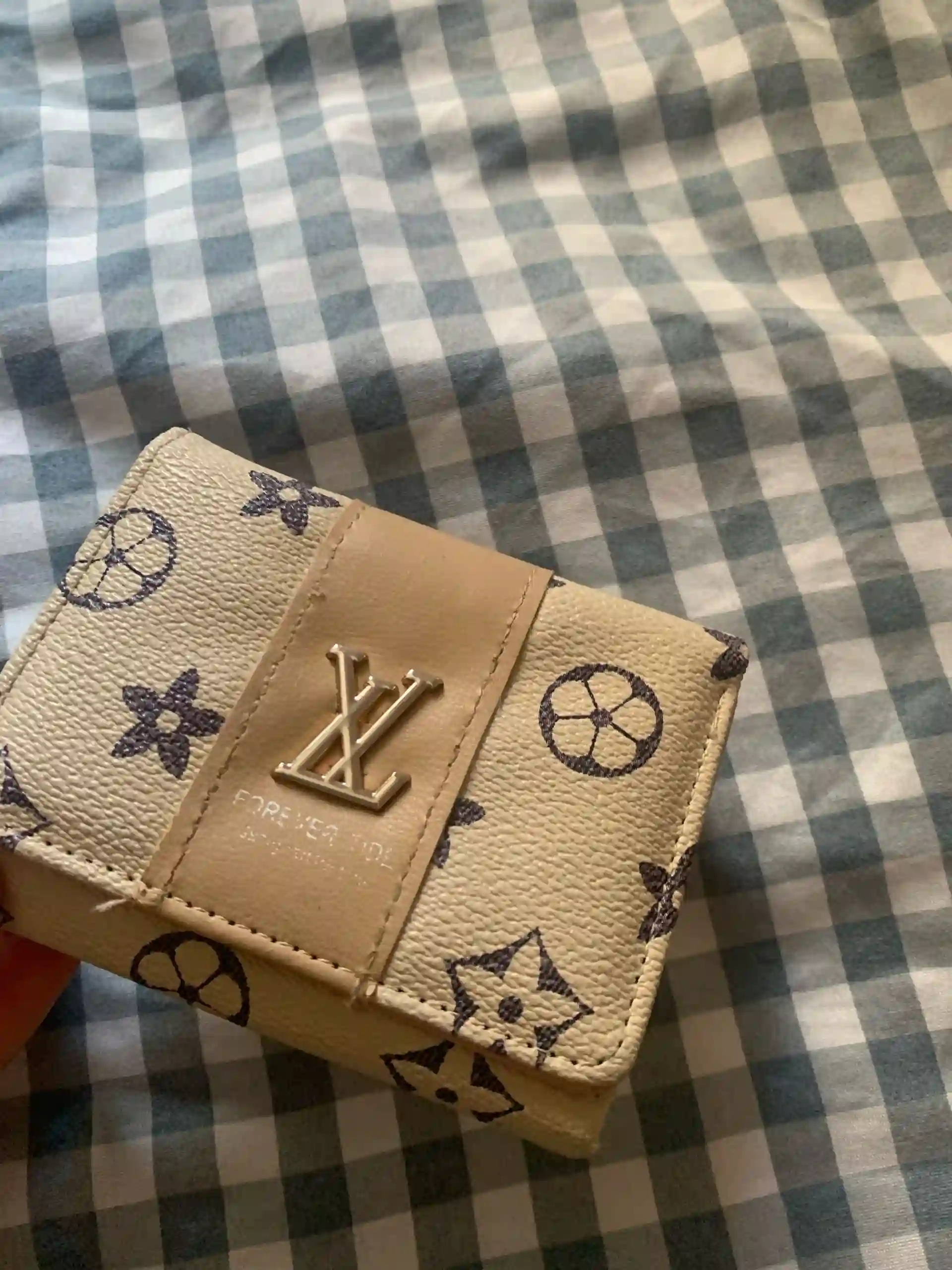 Бежевый кошелёк (светлый)