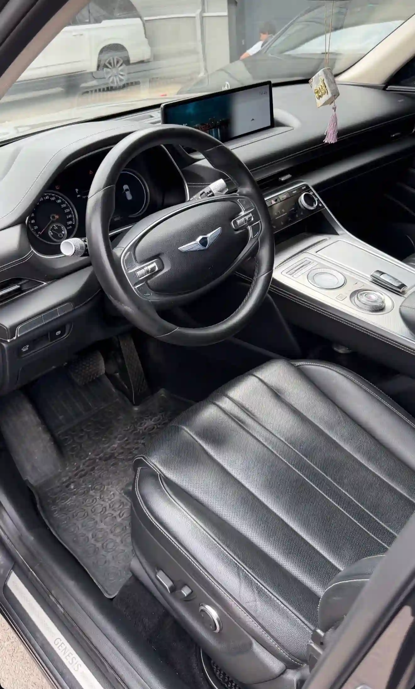 Hyundai Genesis 2022