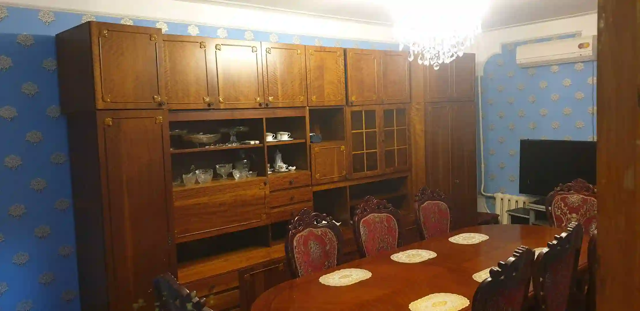 Хона дар маркази шаҳри Душанбе (ЦУМ)