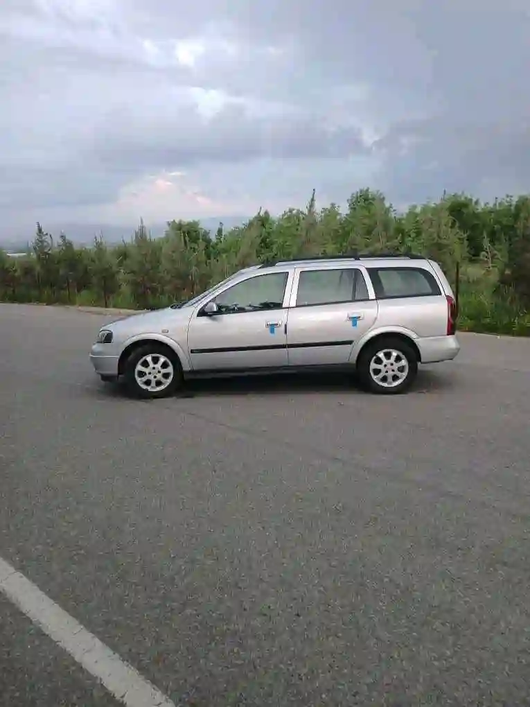 Opel Astra j 2002