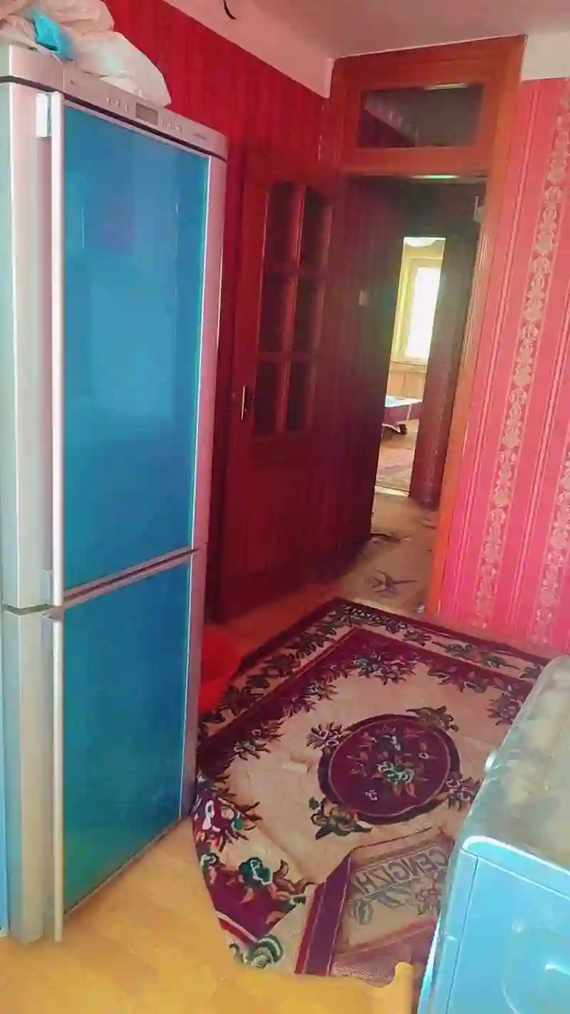 3-к квартира, 2 этаж, 48 м², 101 мкр