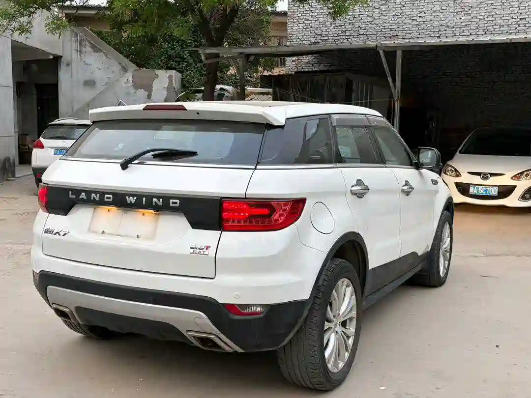 Landwind X8 2016