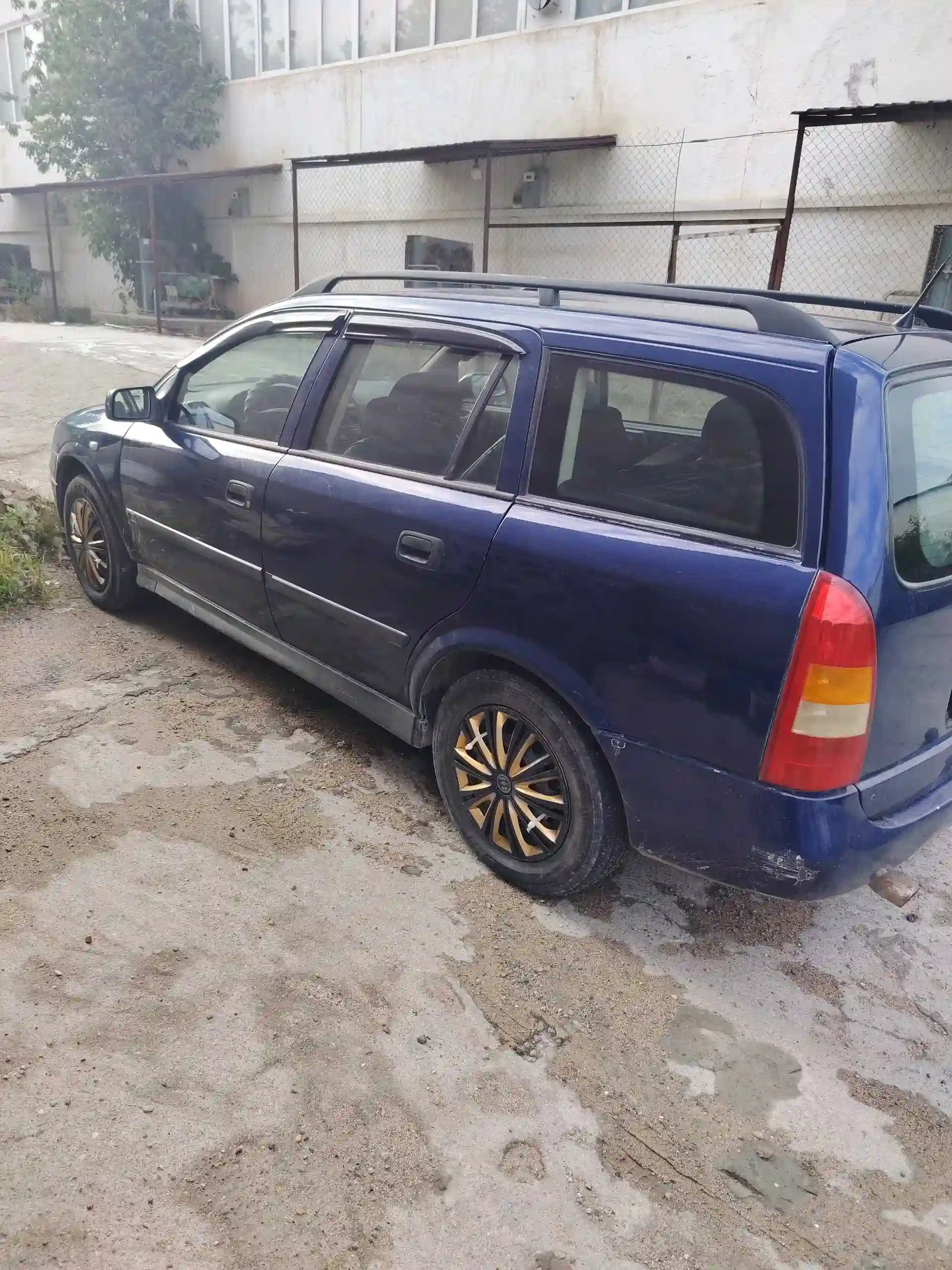 Opel Rekord 1998