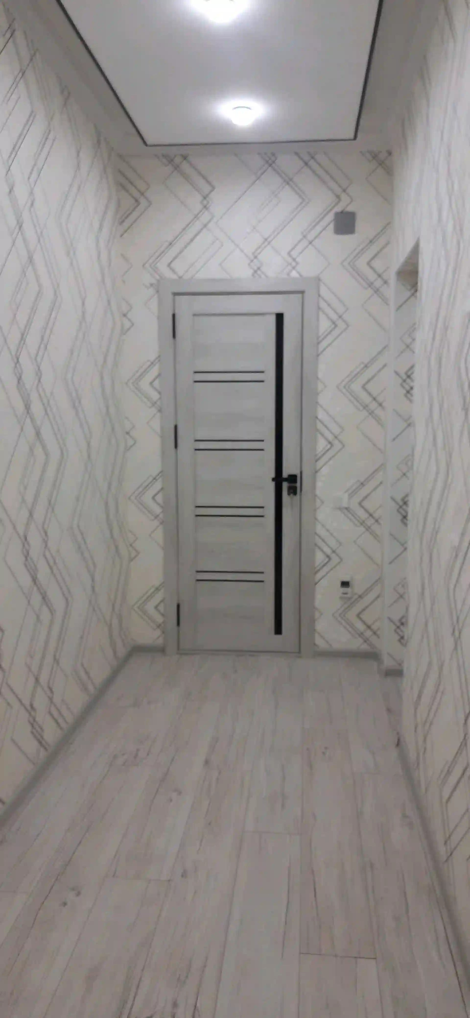 1-к квартира, Цокольный этаж, 38 м², 8 мкр
