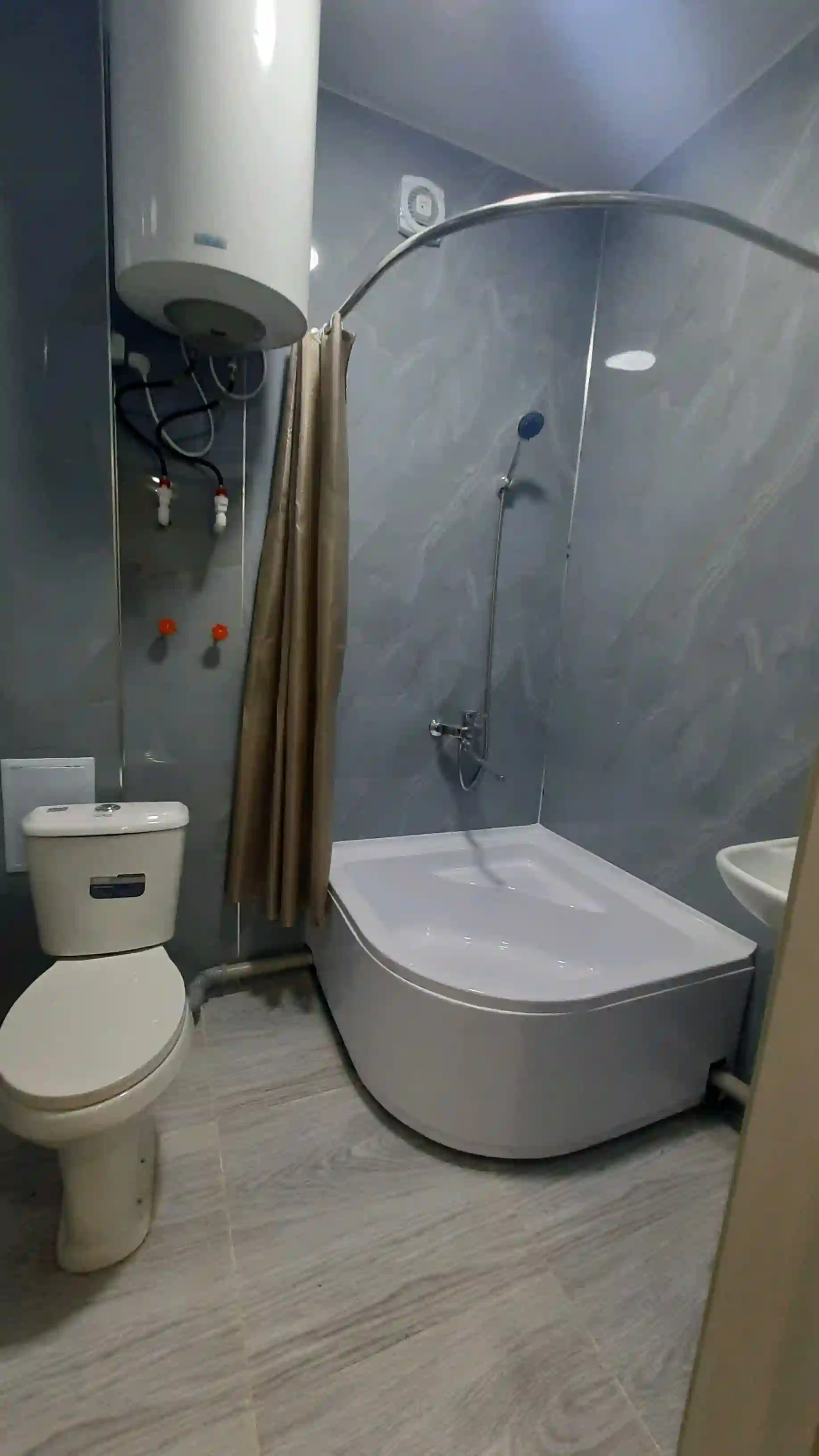 1-к квартира, Цокольный этаж, 38 м², 8 мкр