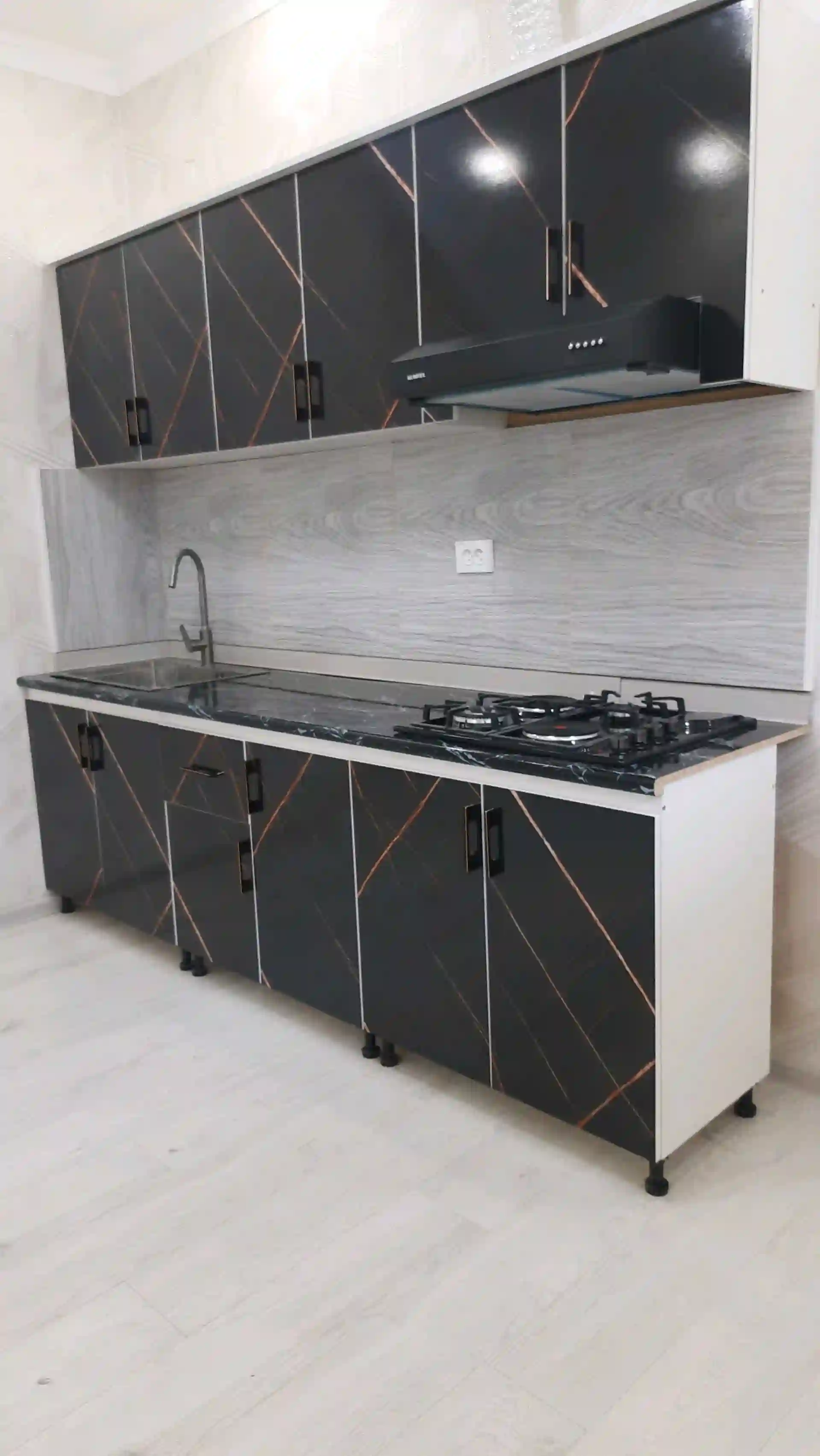 1-к квартира, Цокольный этаж, 38 м², 8 мкр