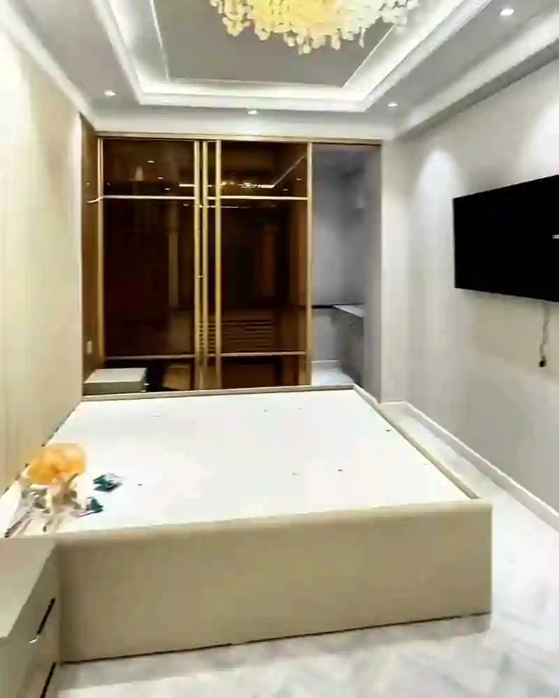 3-к квартира, 8 этаж, 115 м², СТАРИЙ АЙРОПОРТ