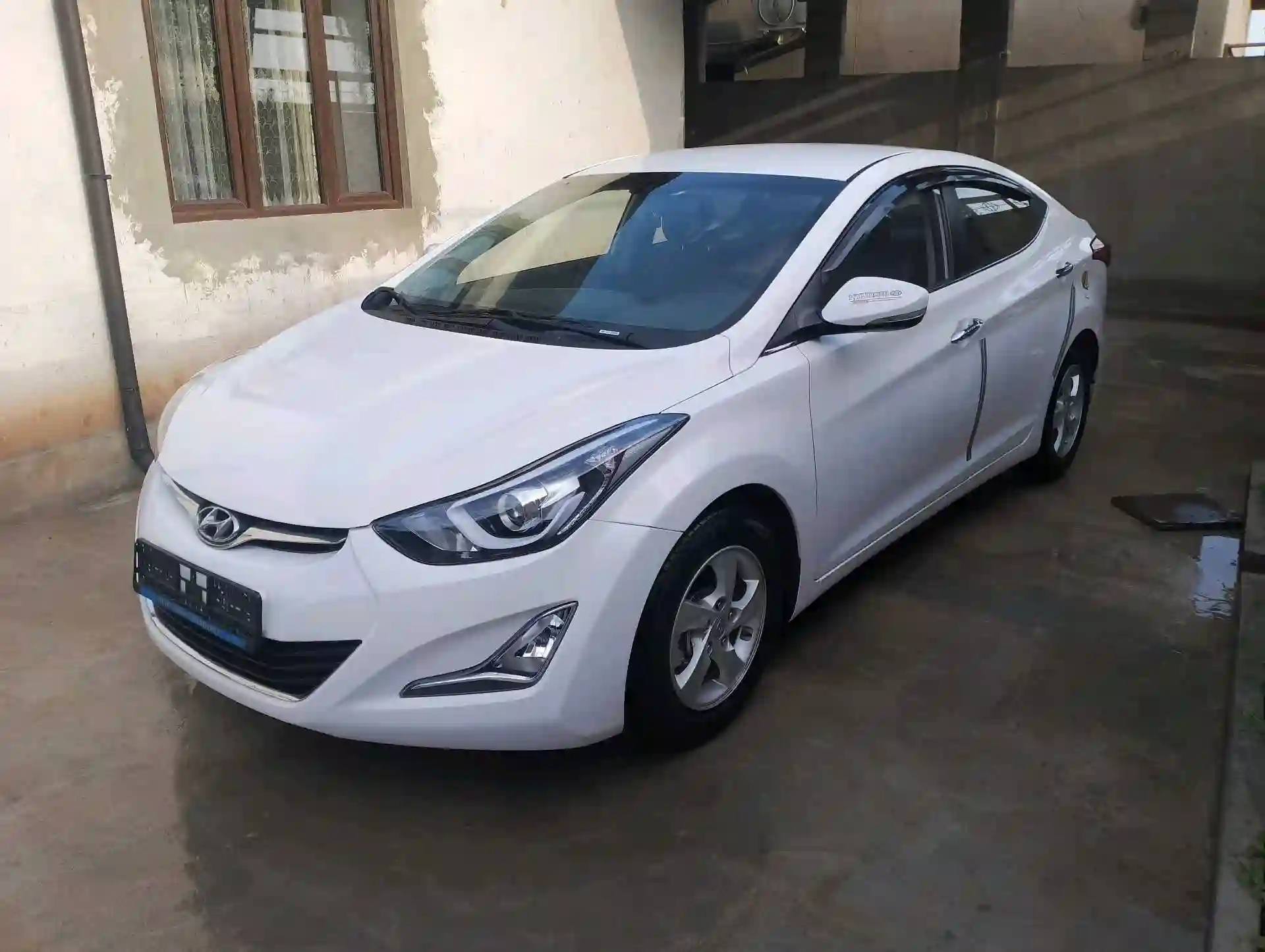 Hyundai Avante 2015