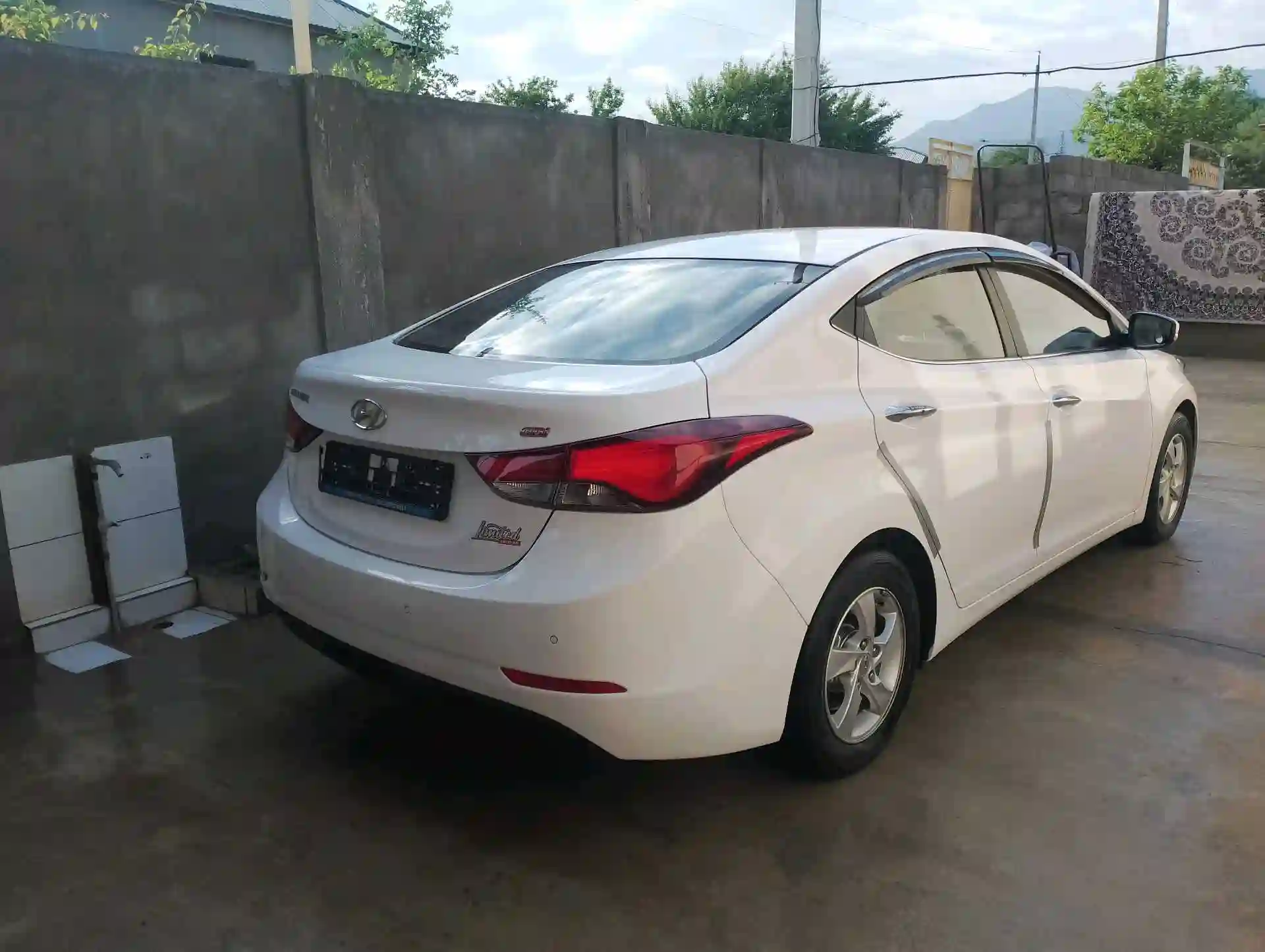 Hyundai Avante 2015