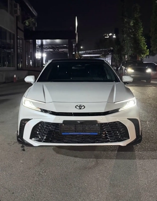 Toyota Camry 2025