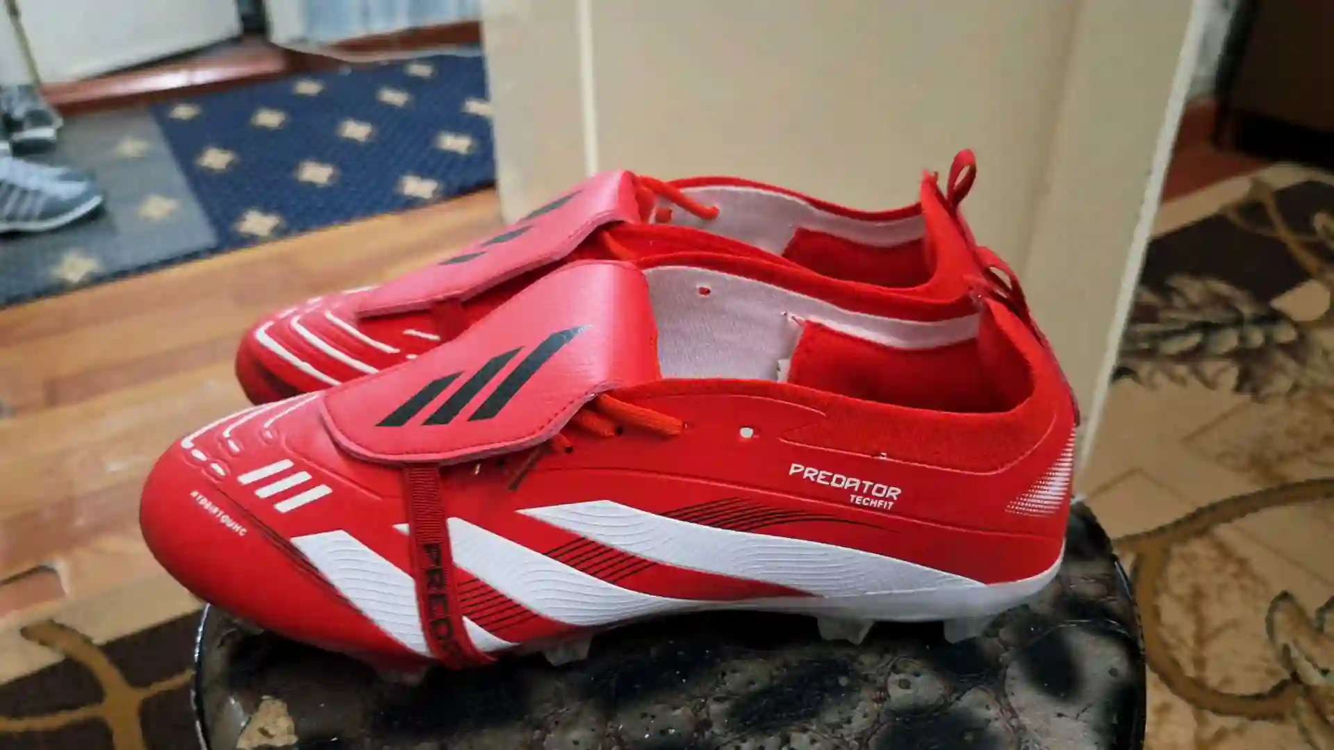 Футбольные бутсы Adidas Predator 