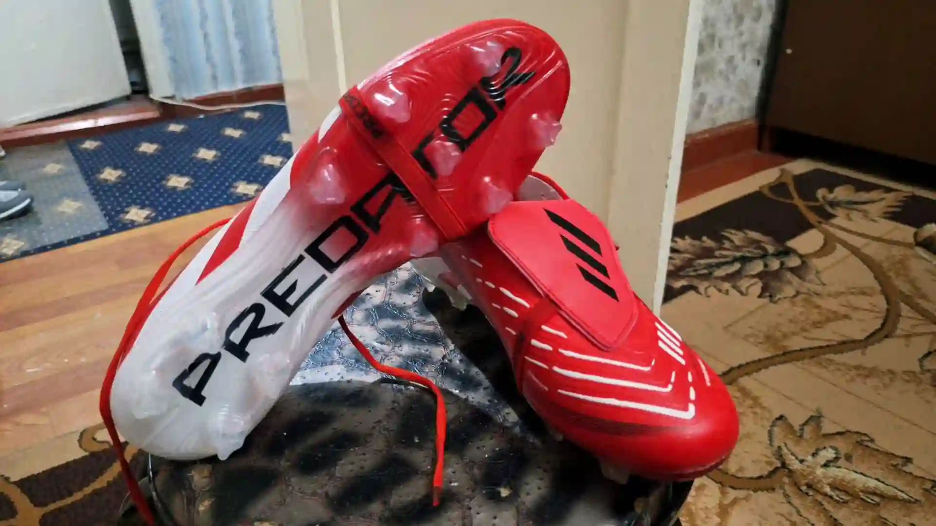 Футбольные бутсы Adidas Predator 