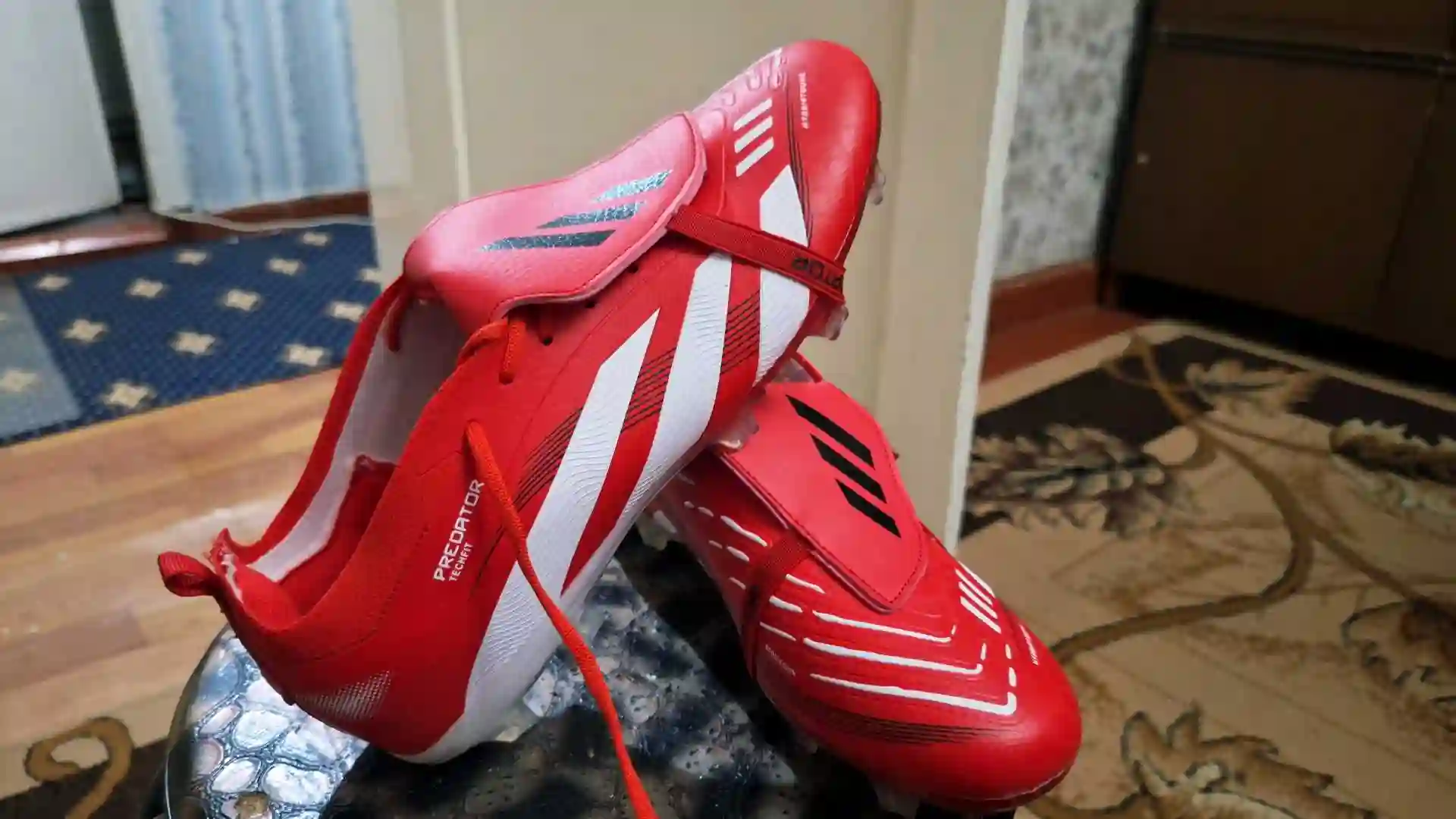 Футбольные бутсы Adidas Predator 