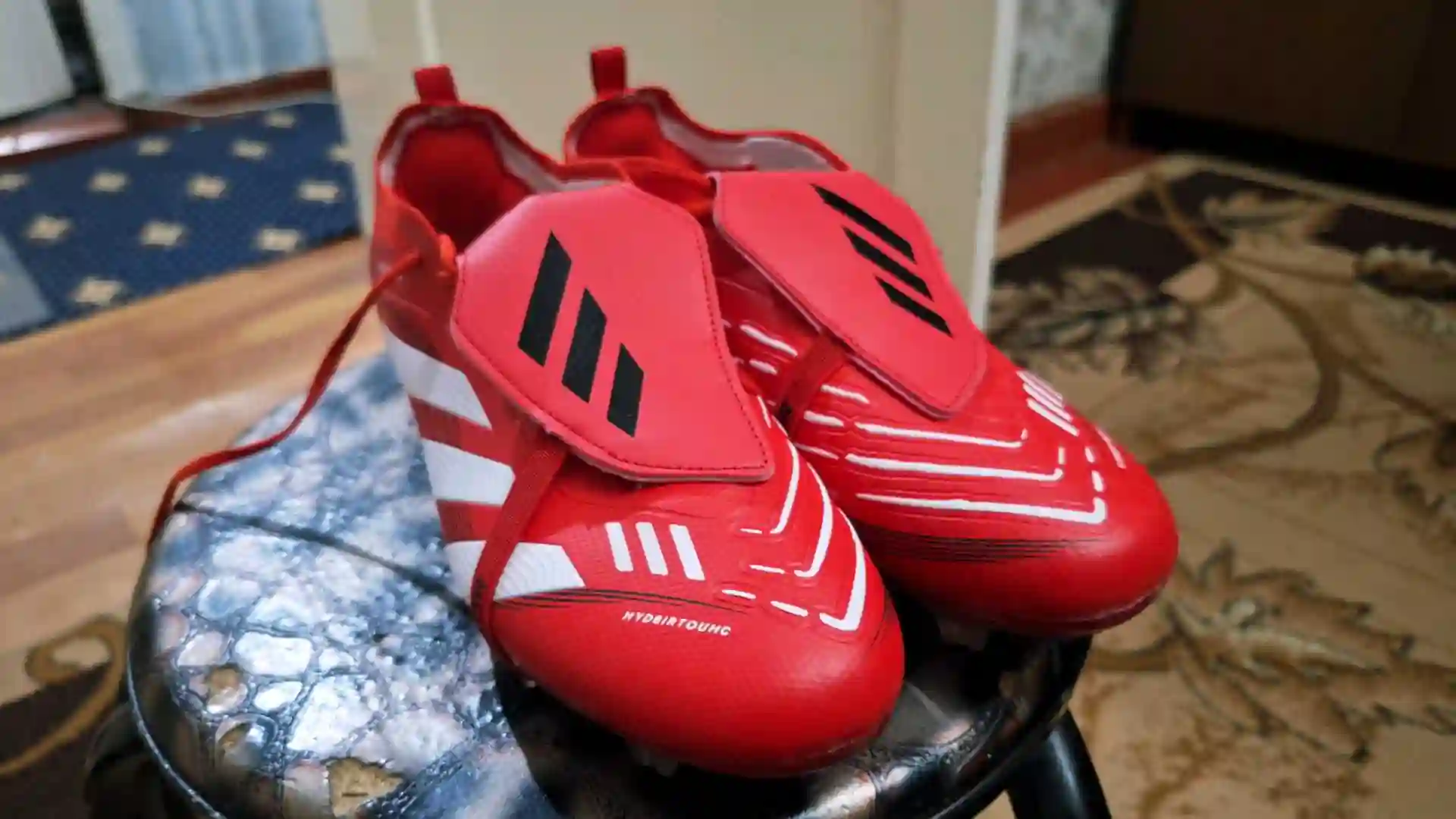 Футбольные бутсы Adidas Predator 