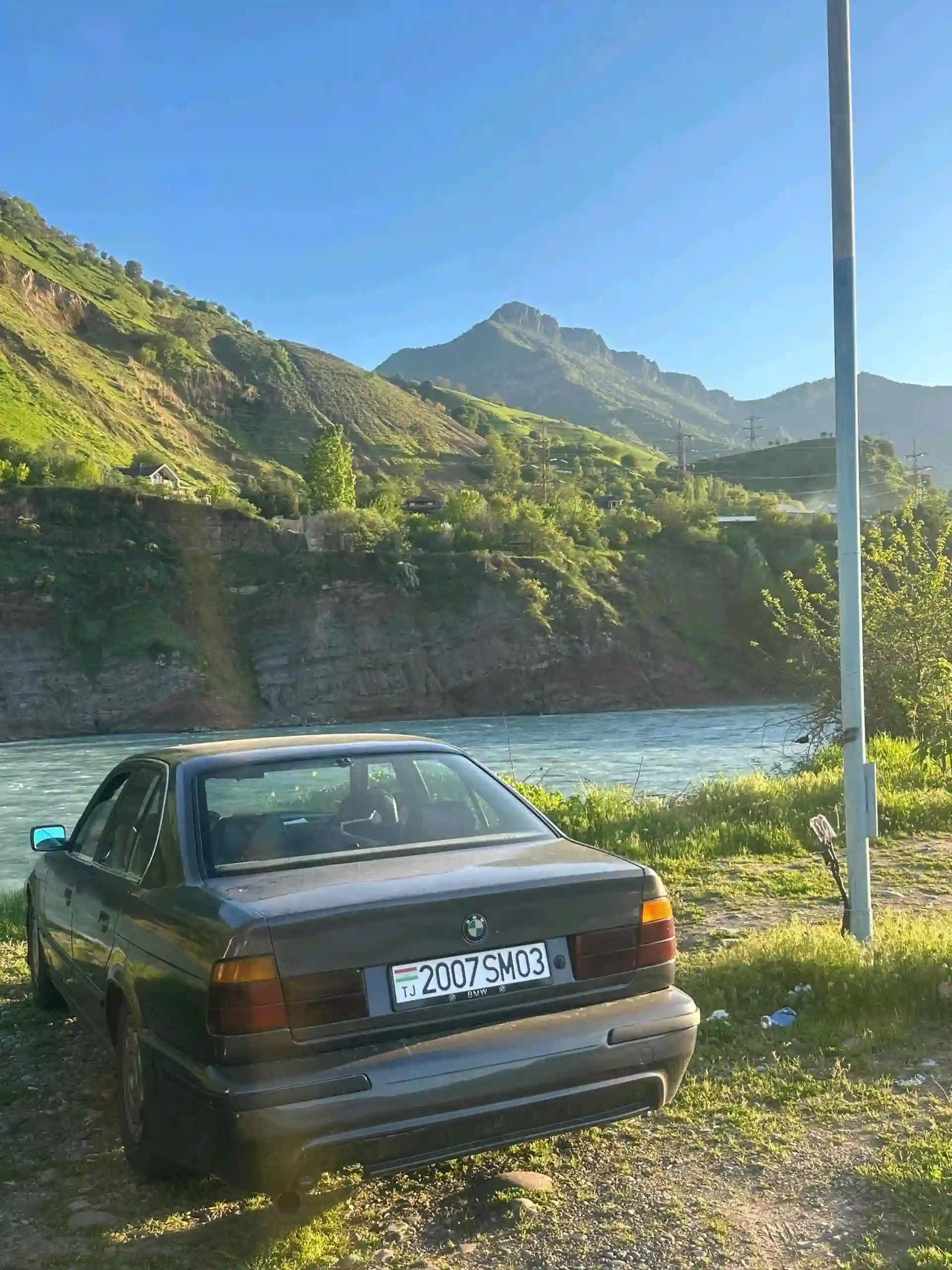 BMW M5 1990 — миниатюра 3