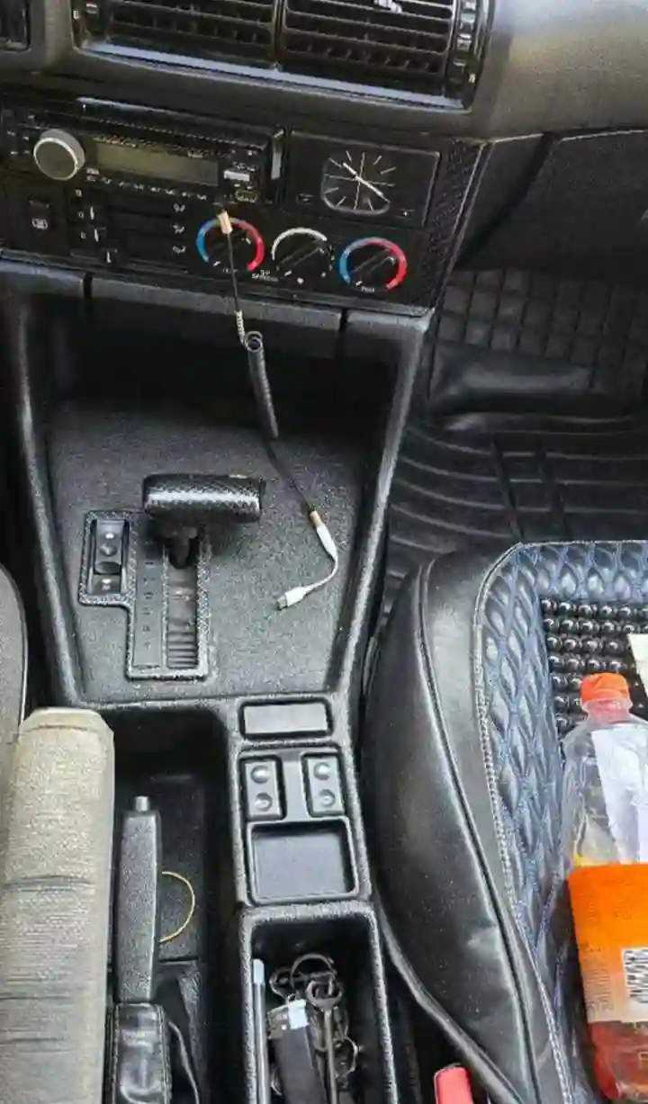 BMW M5 1990 — миниатюра 4
