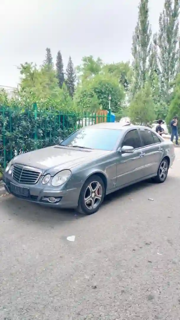 Mercedes-benz E class 2008