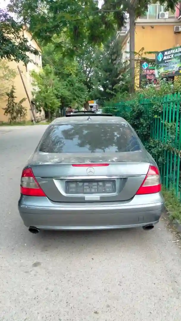 Mercedes-benz E class 2008