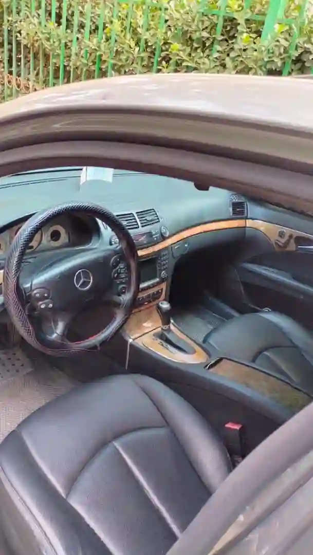 Mercedes-benz E class 2008