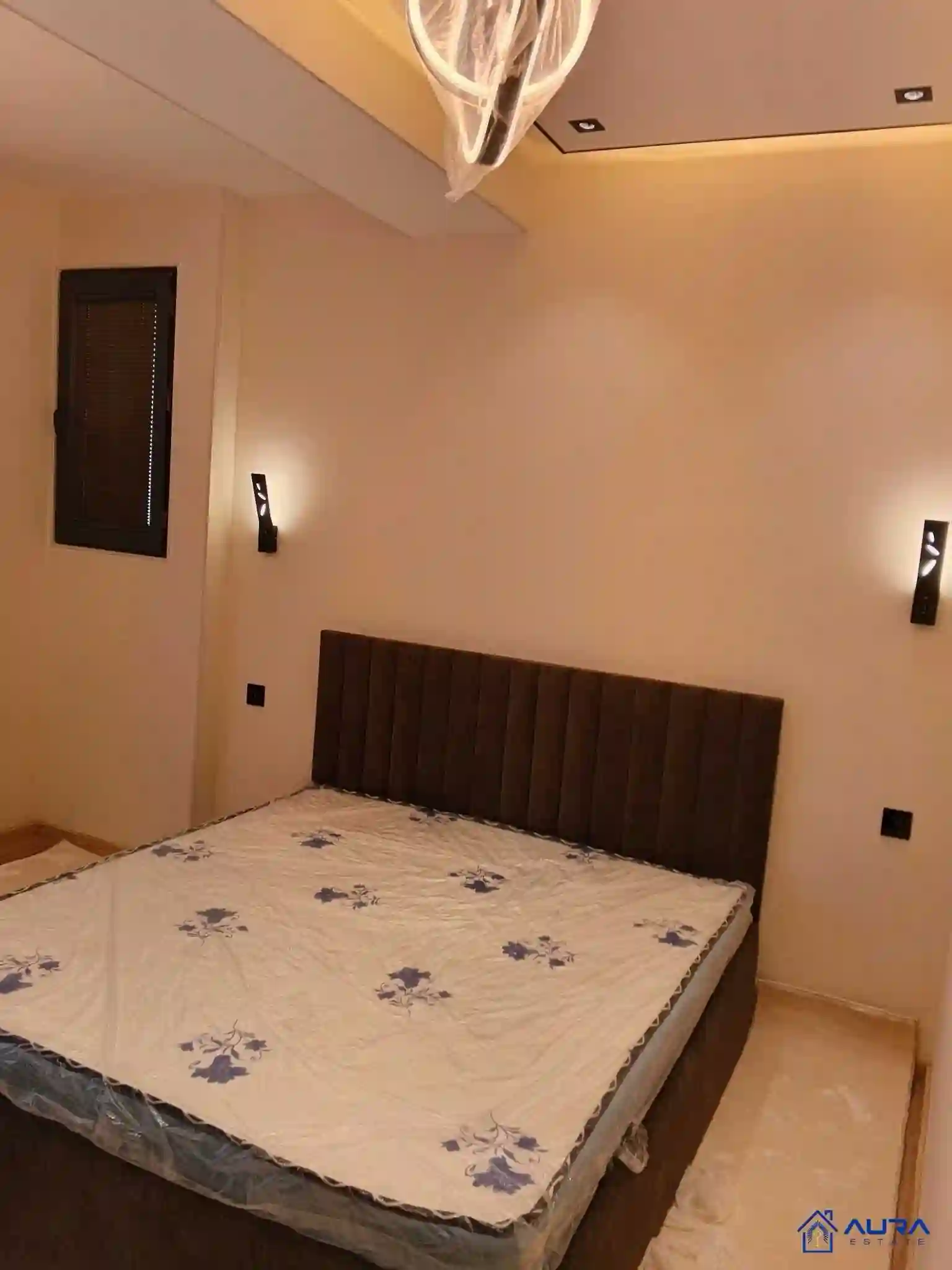 3-к квартира, 3 этаж, 92 м², сино