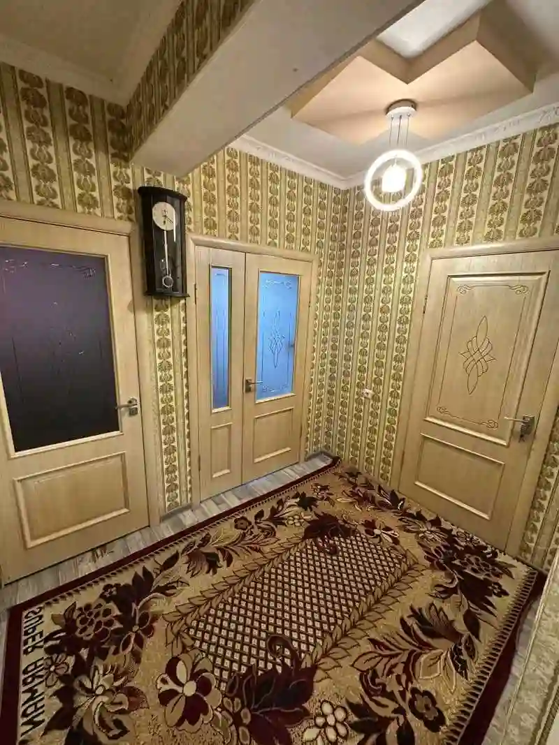 2-к квартира, 8 этаж, 71 м², Цирк
