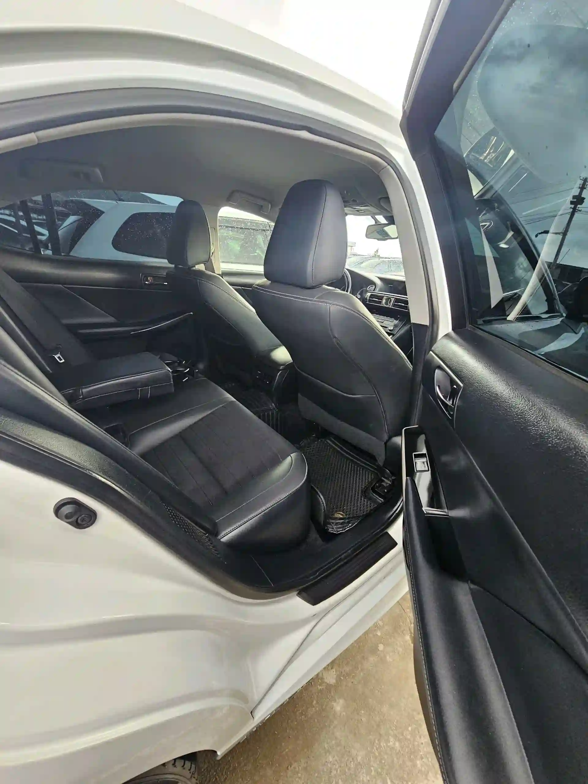 Lexus Is series 2014 — миниатюра 6