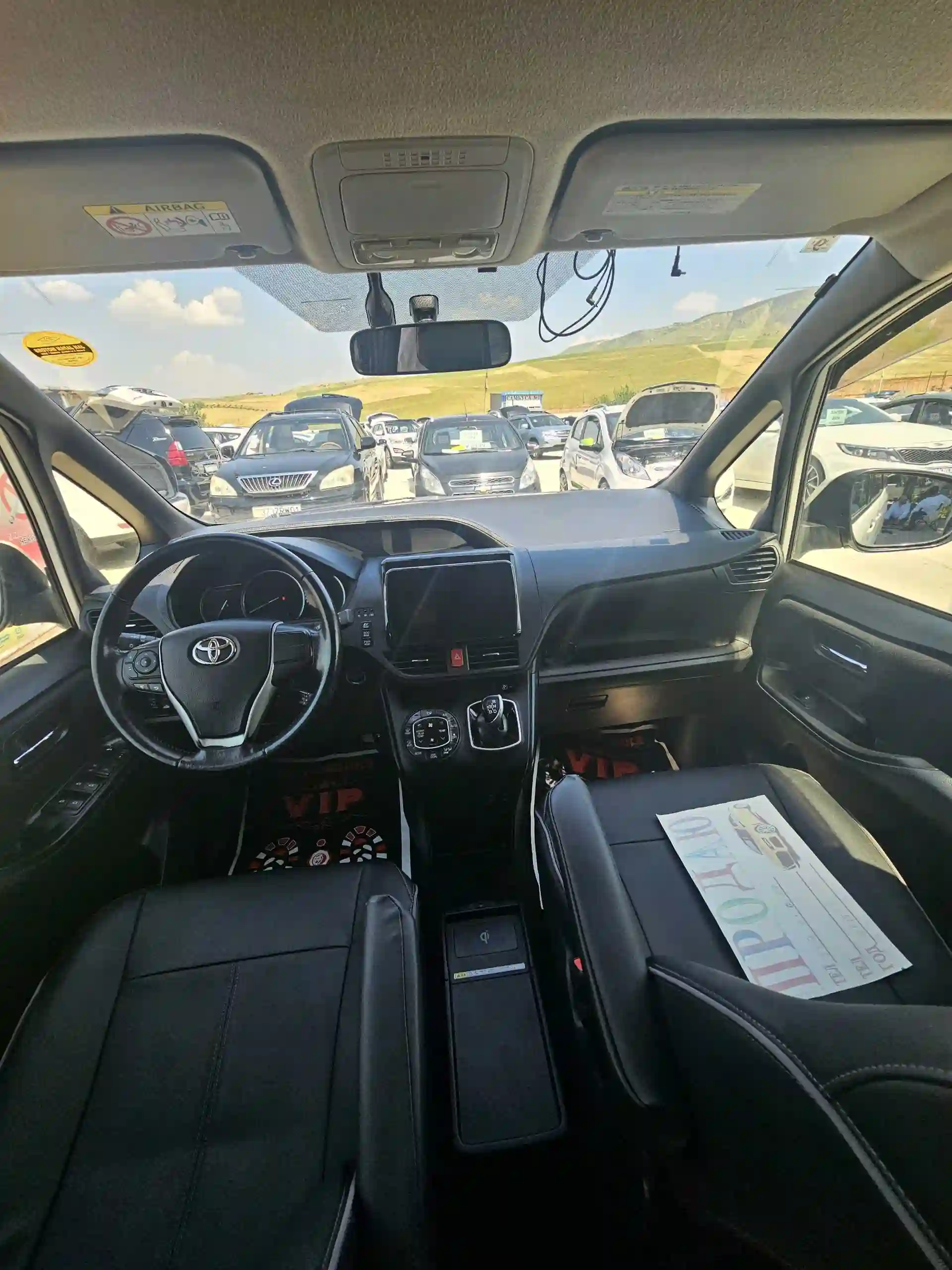 Toyota Voxy 2014 — миниатюра 3