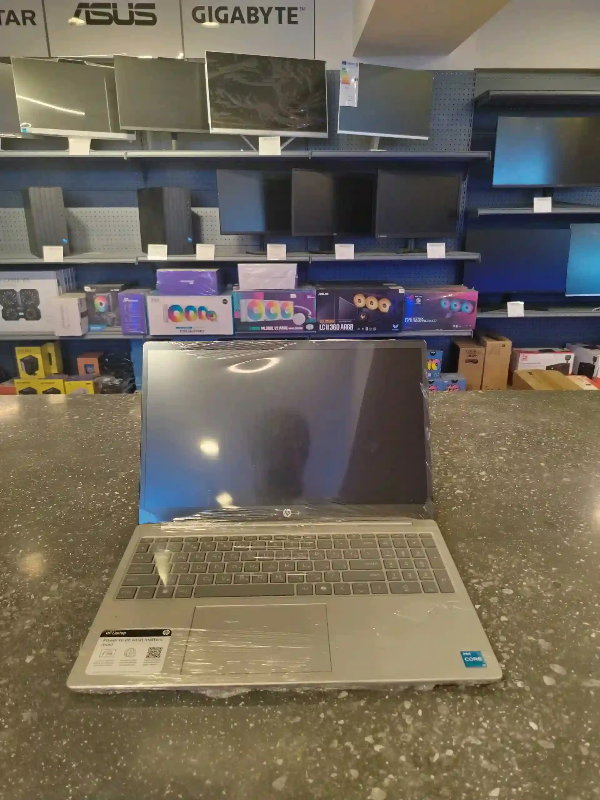hp laptop/Intel core i3-N305/ram 8gb/SSD 256gb — миниатюра 2