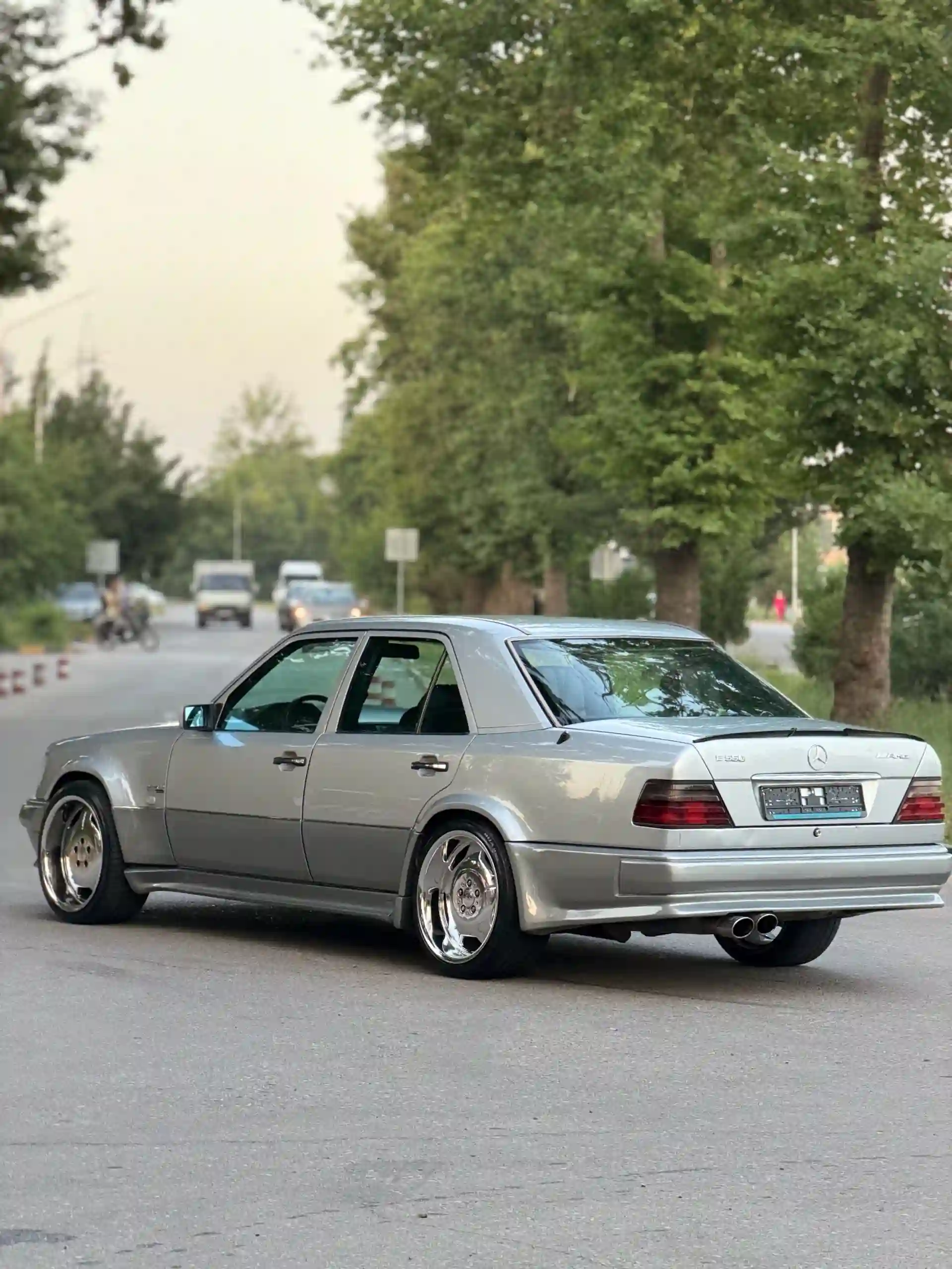 Mercedes-benz E class 1994 — миниатюра 2