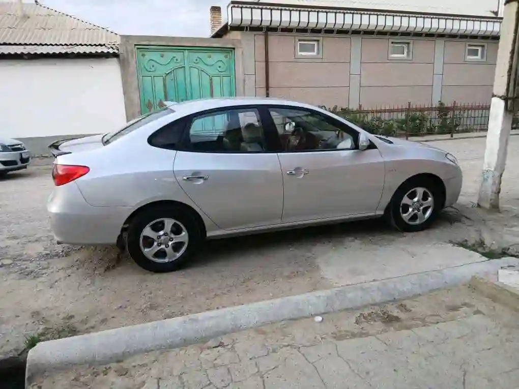 Hyundai Avante 2010