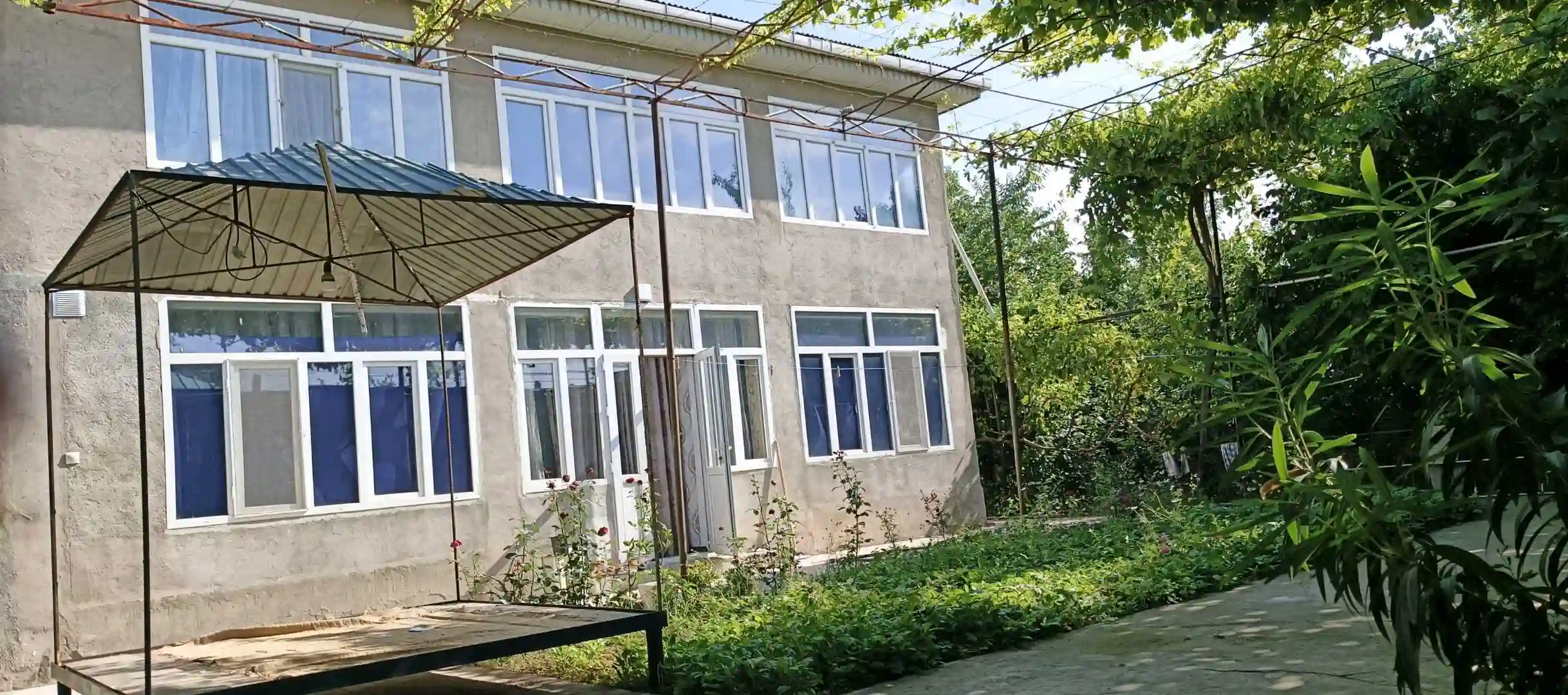 2 этажный, 9-комн. дом, 300 м², 6 соток, ул.Б.Рахимзода 32а